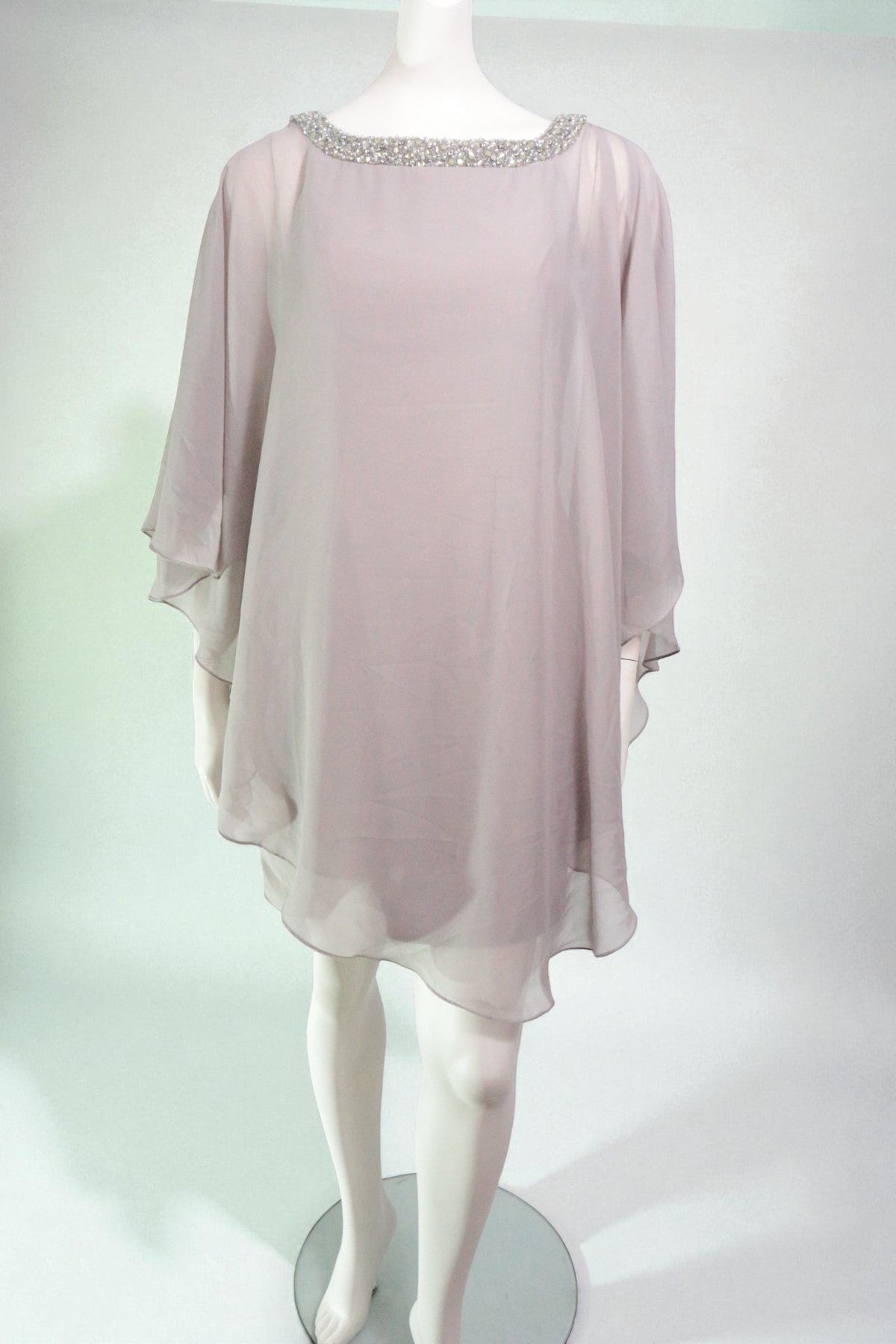 Robe courte Frippindealz grise en polyester avec manches fluides et col orné de détails scintillants