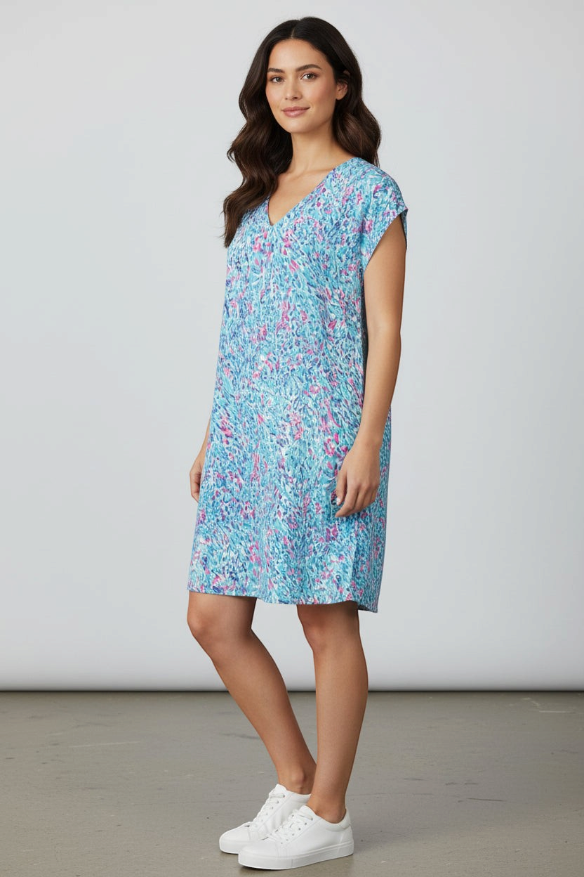 Robe courte Frippindealz en polyester bleu et rose avec motif abstrait, col en V et manches courtes