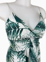 Robe d'été Frippindealz blanche à motif tropical vert, décolleté en V croisé et taille élastiquée froncée
