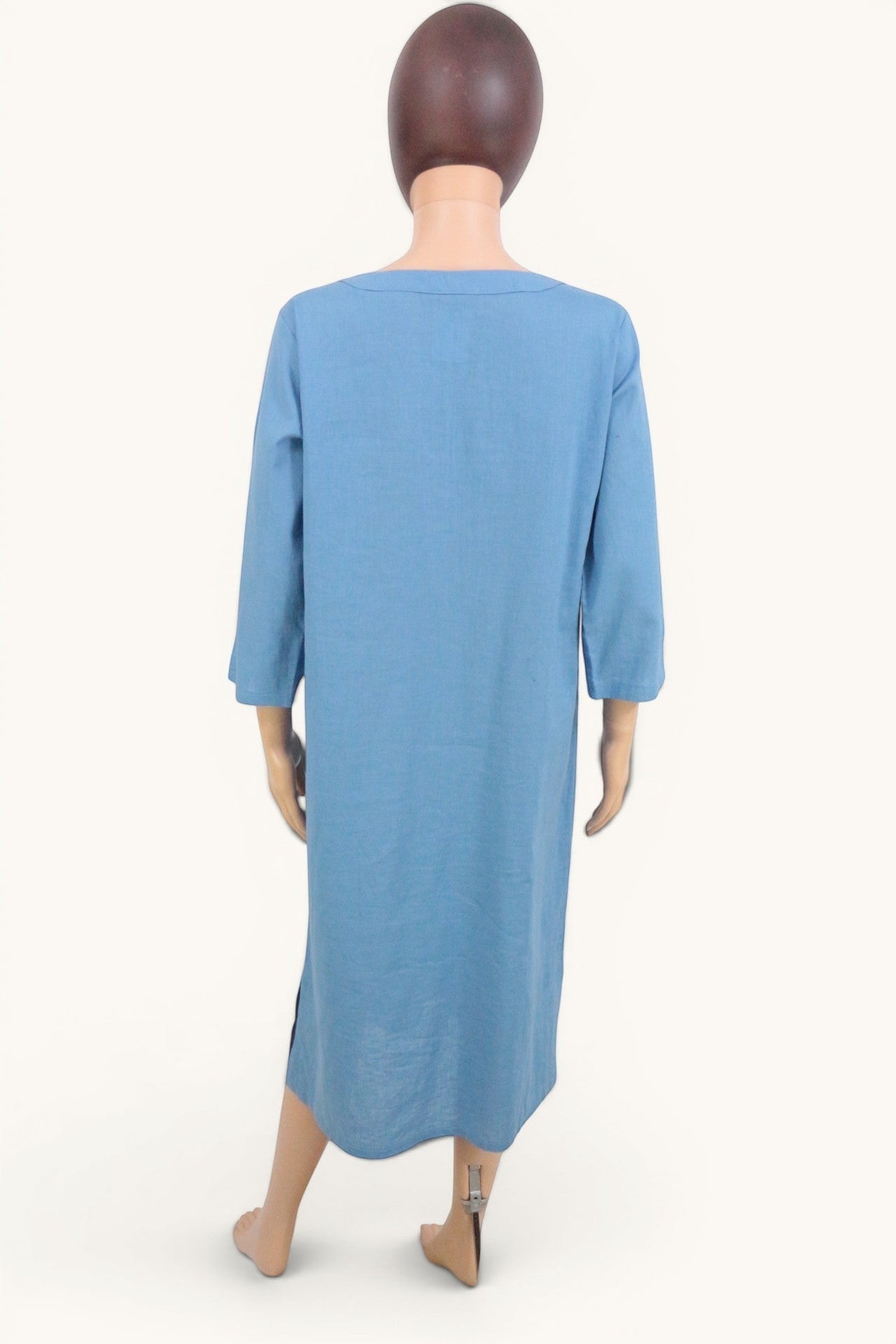 Robe longue bleue en lin et coton, manches 3/4, col rond, poches avant, Frippindealz