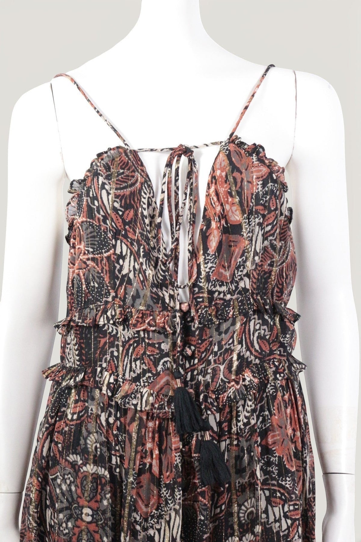 Robe longue bohème Frippindealz en viscose fluide à motif imprimé marron, noir et doré avec détails à volants