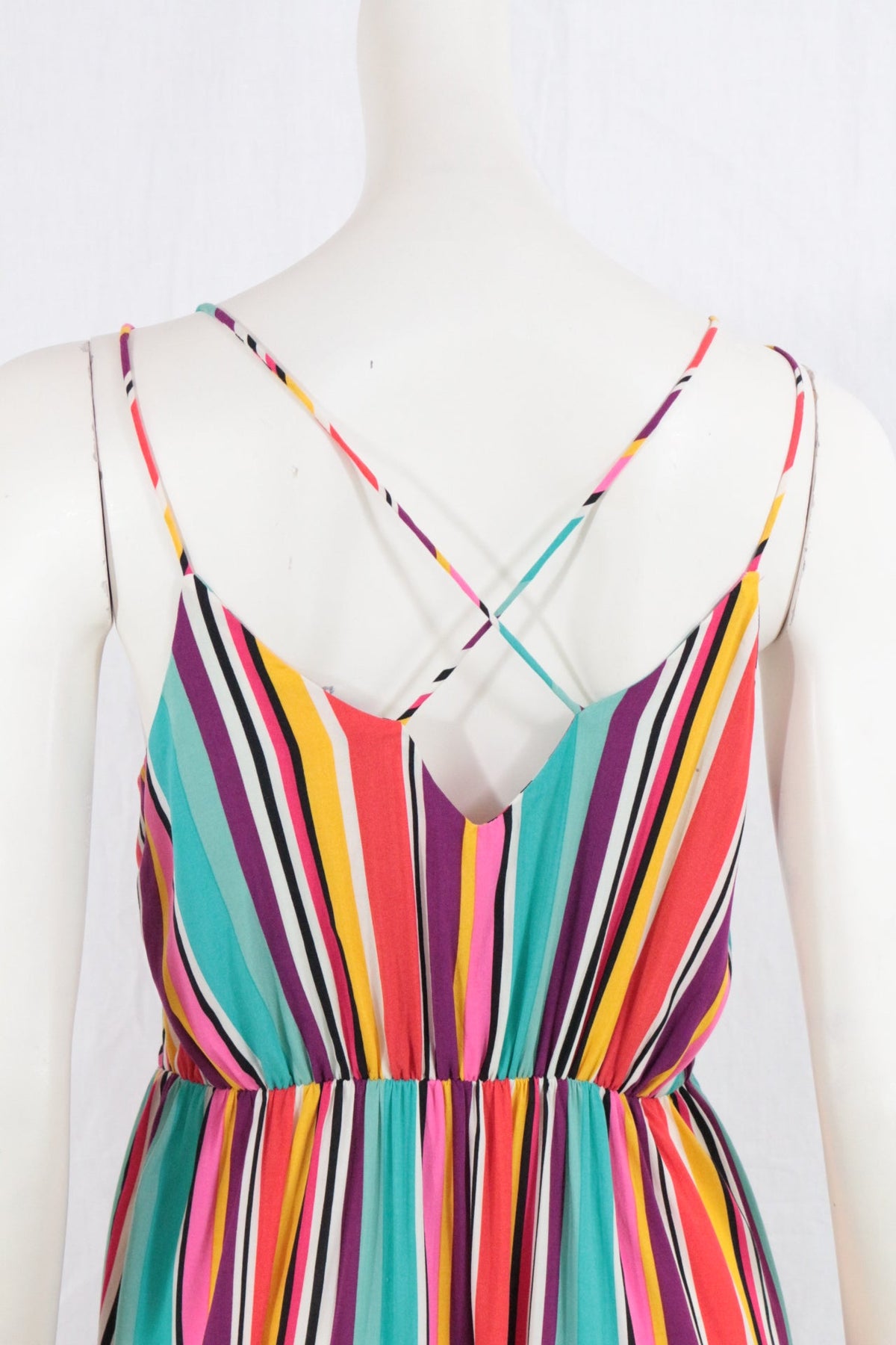 Robe longue Frippindealz en viscose multicolore à rayures avec fines bretelles croisées dans le dos