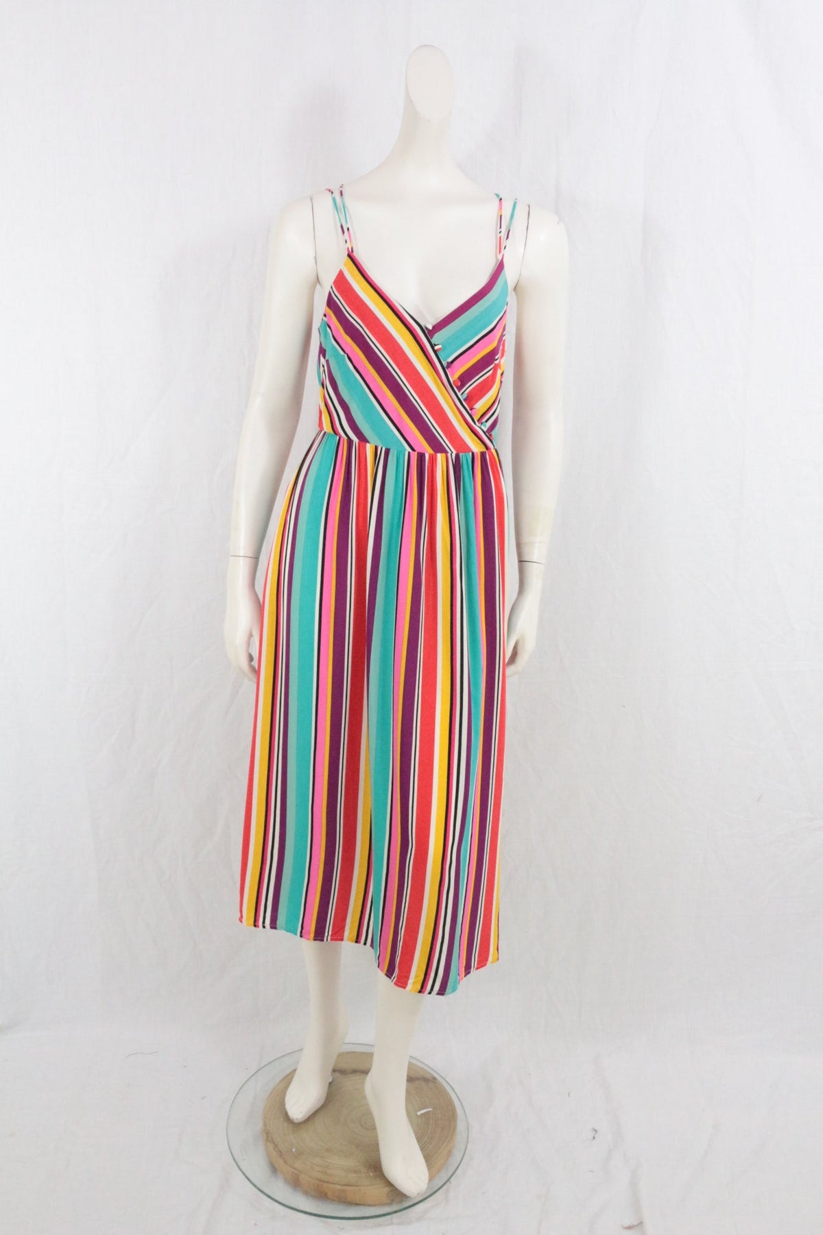 Robe longue Frippindealz en viscose multicolore à rayures verticales, coupe croisée et fines bretelles
