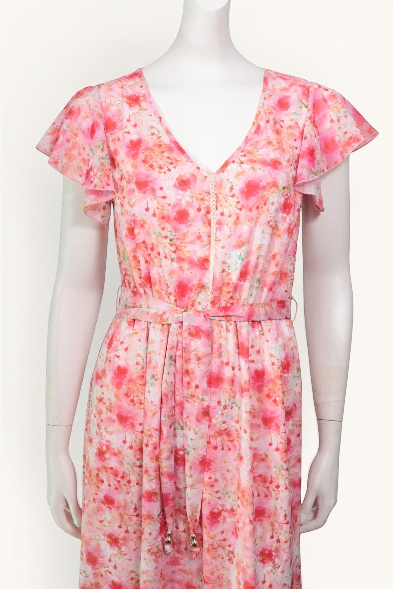 Robe longue Frippindealz K design rose à imprimé floral, coupe évasée avec ceinture et manches courtes volantées