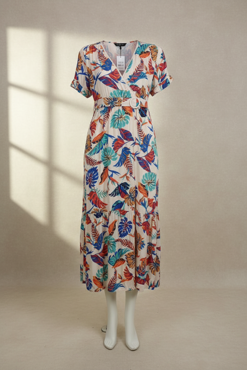 Robe longue Frippindealz Grace & Mila en viscose crème à motif tropical, col cache-cœur et ceinture à boucle ronde