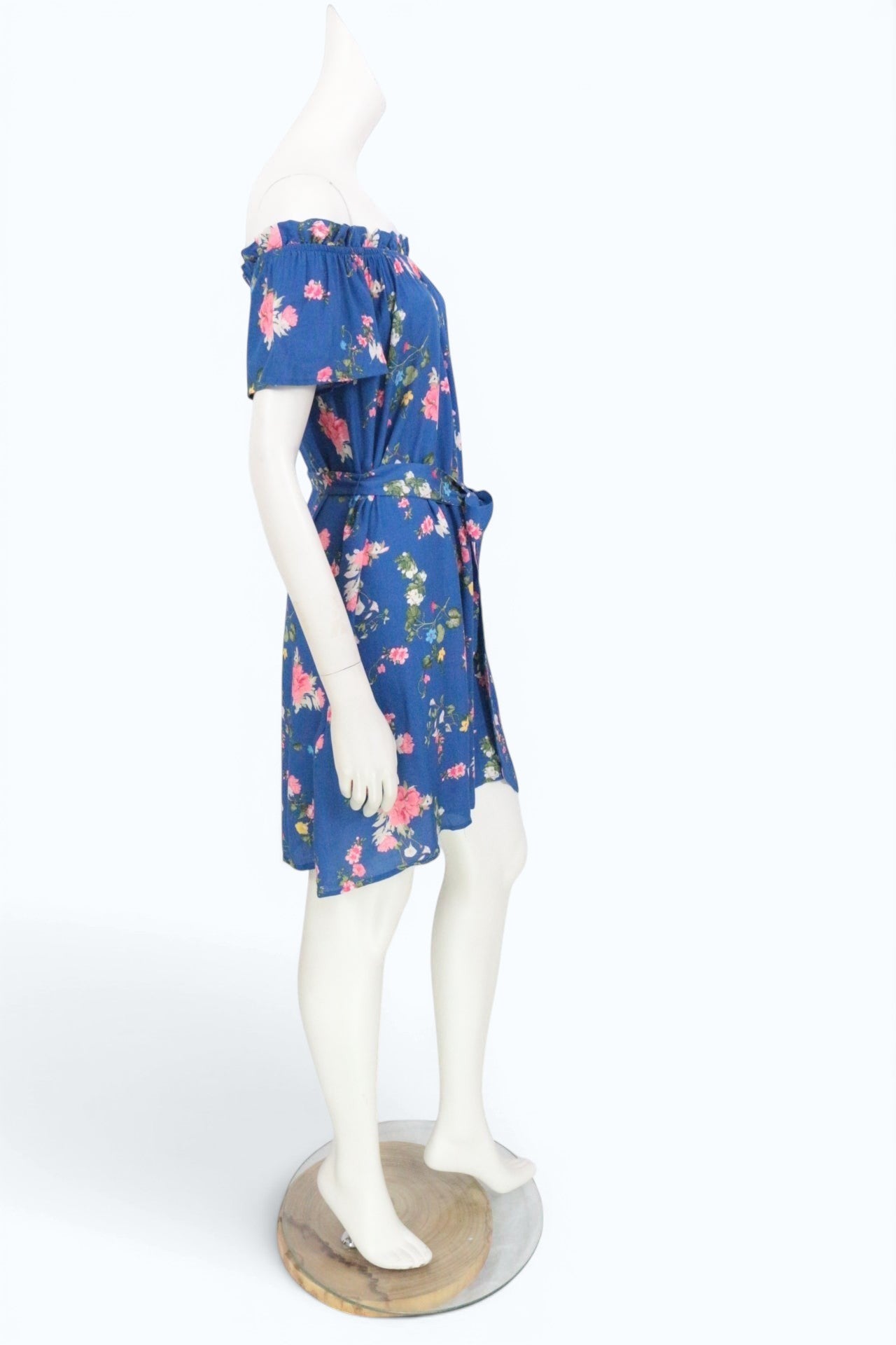 Robe mi-longue Frippindealz Springfield bleue en viscose avec imprimé floral, épaules dénudées et ceinture à nouer