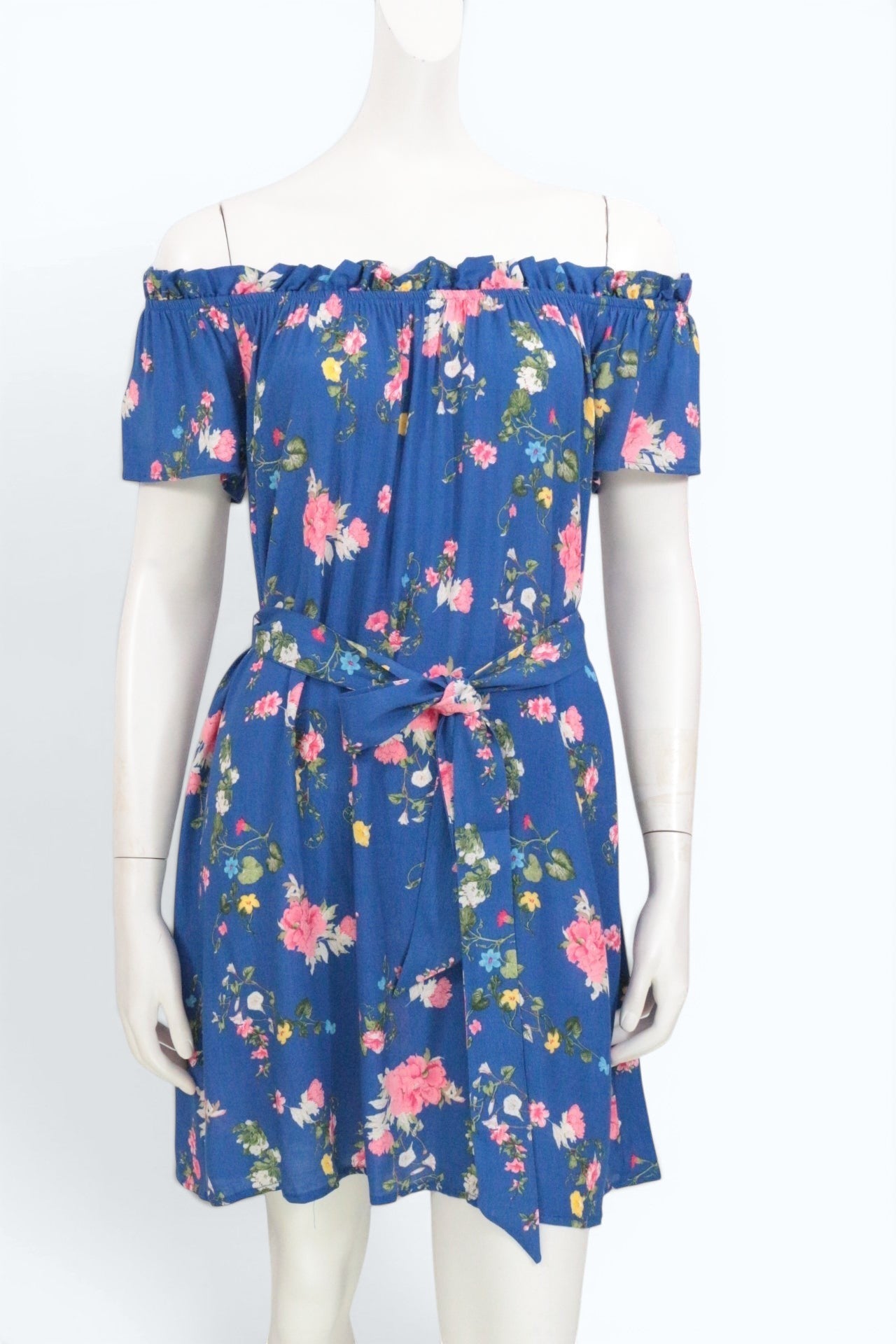 Robe mi-longue Frippindealz Springfield bleue en viscose avec imprimé floral, épaules dénudées et ceinture à nouer.