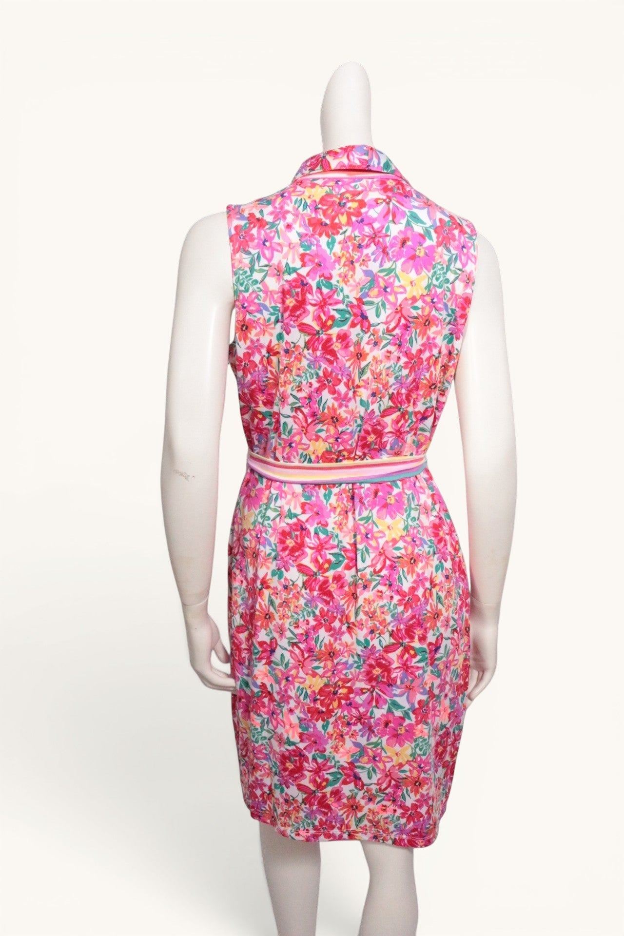 Robe mi-longue Frippindealz K design à imprimé floral rouge et multicolore avec col chemise et ceinture, vue dos