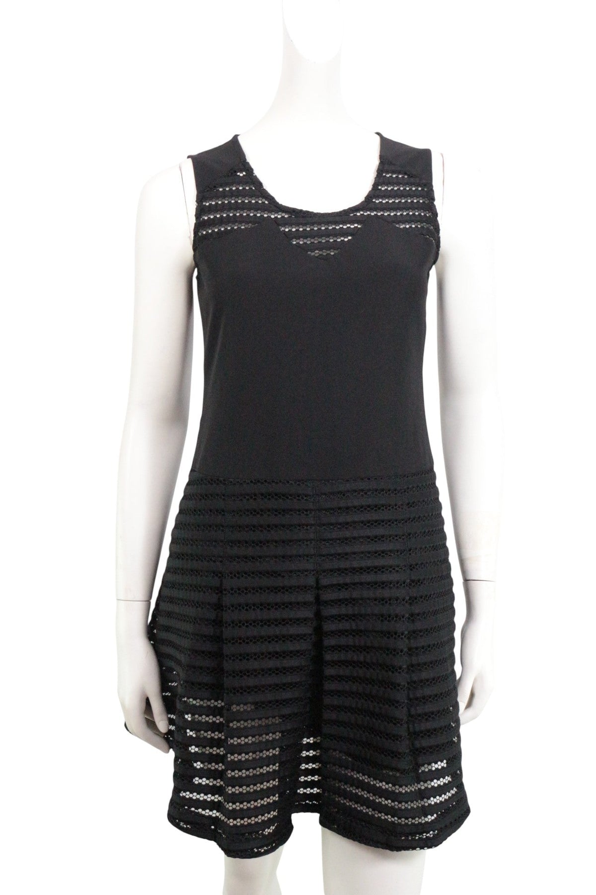 Robe noire sans manches Little miss Captain en polyester avec détails ajourés sur le buste et la jupe plissée