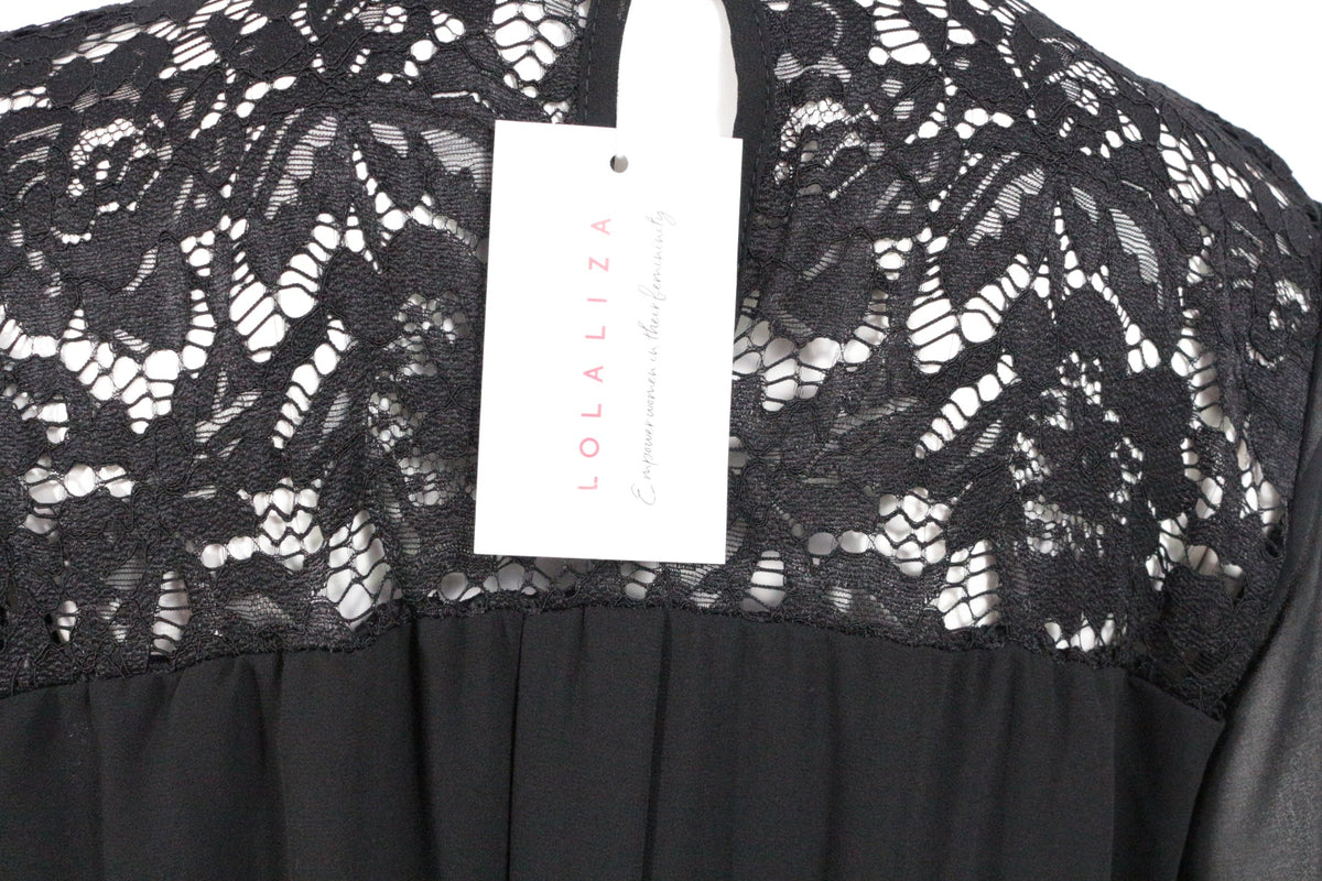 Robe mi-longue noire Frippindealz en polyester avec détails en dentelle élégante et étiquette Lolaliza