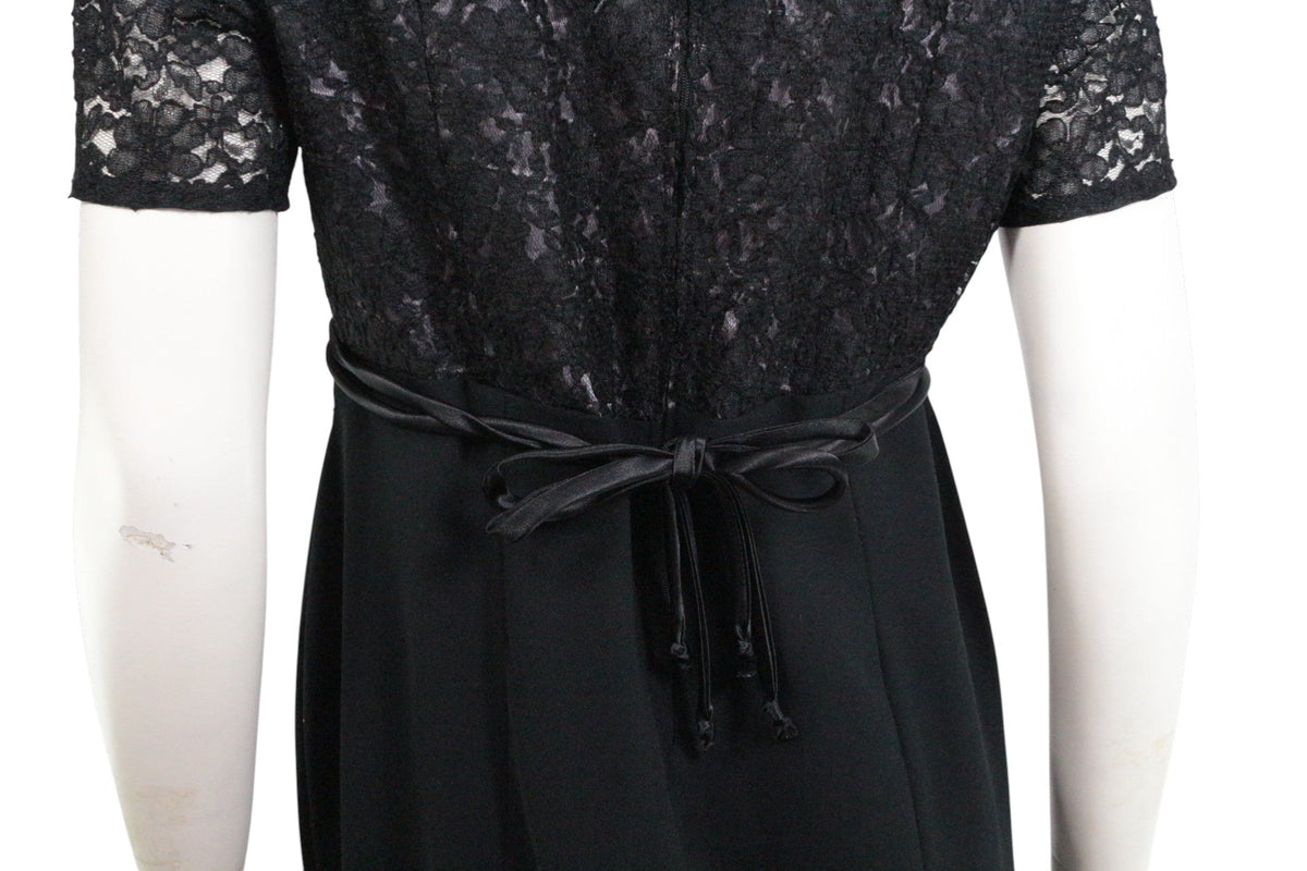Robe noire Frippindealz en polyester avec détails en dentelle et ceinture à nouer à la taille