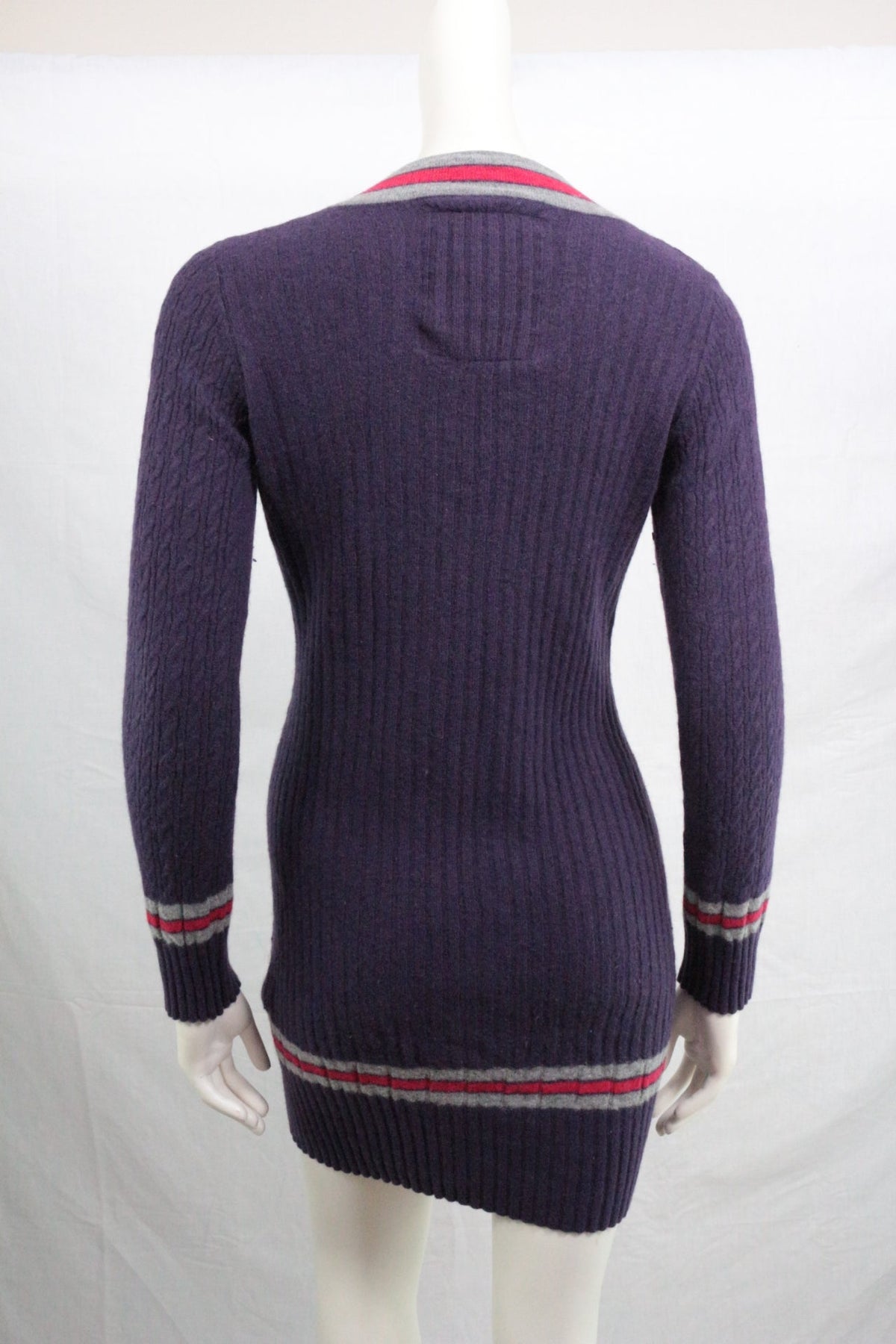Robe pull Frippindealz Genuine Miss America violette en laine avec col V et détails rayés contrastés, vue arrière