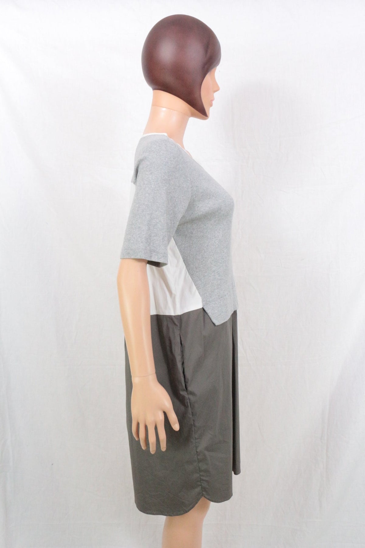 Robe Frippindealz Rosso 35 bicolore gris et blanc en coton et polyamide, coupe décontractée, vue de profil
