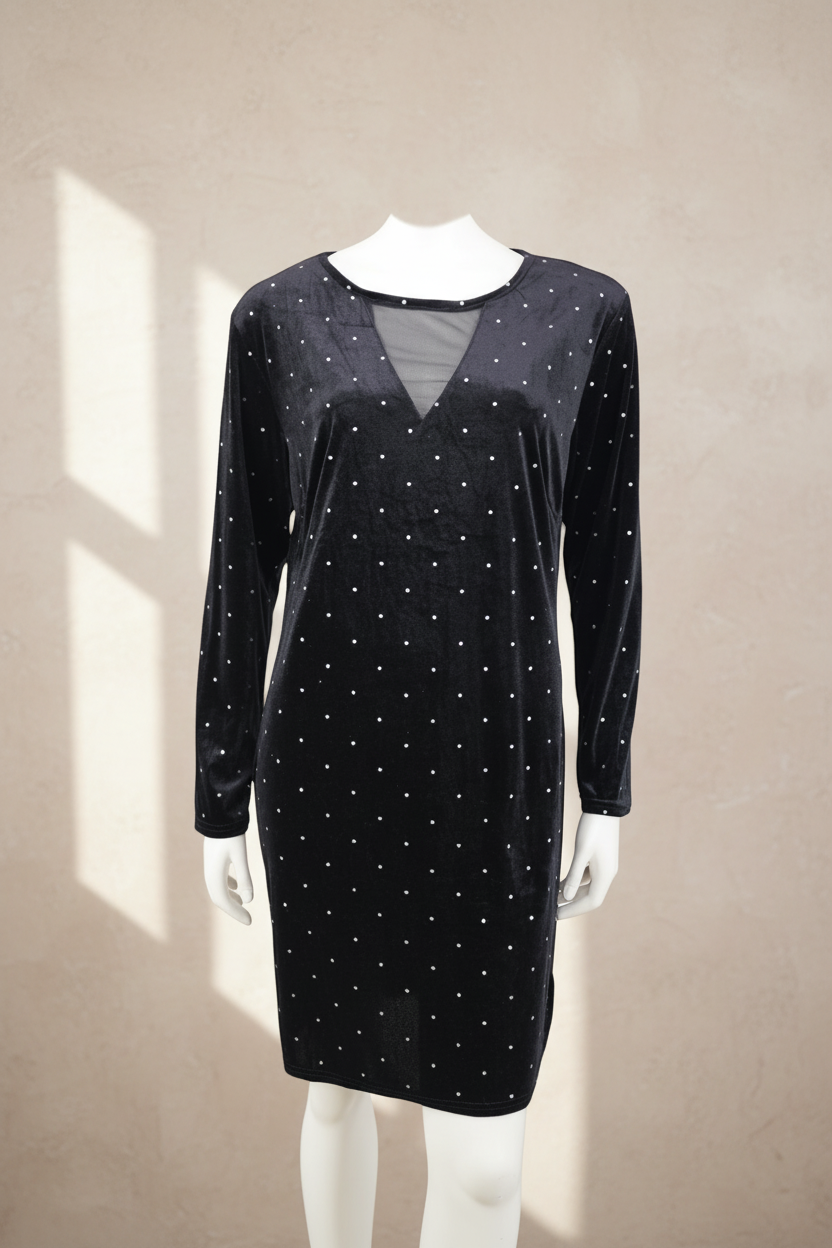 Robe Frippindealz en velours noir à manches longues avec strass brillants et col V, idéale pour une soirée chic.