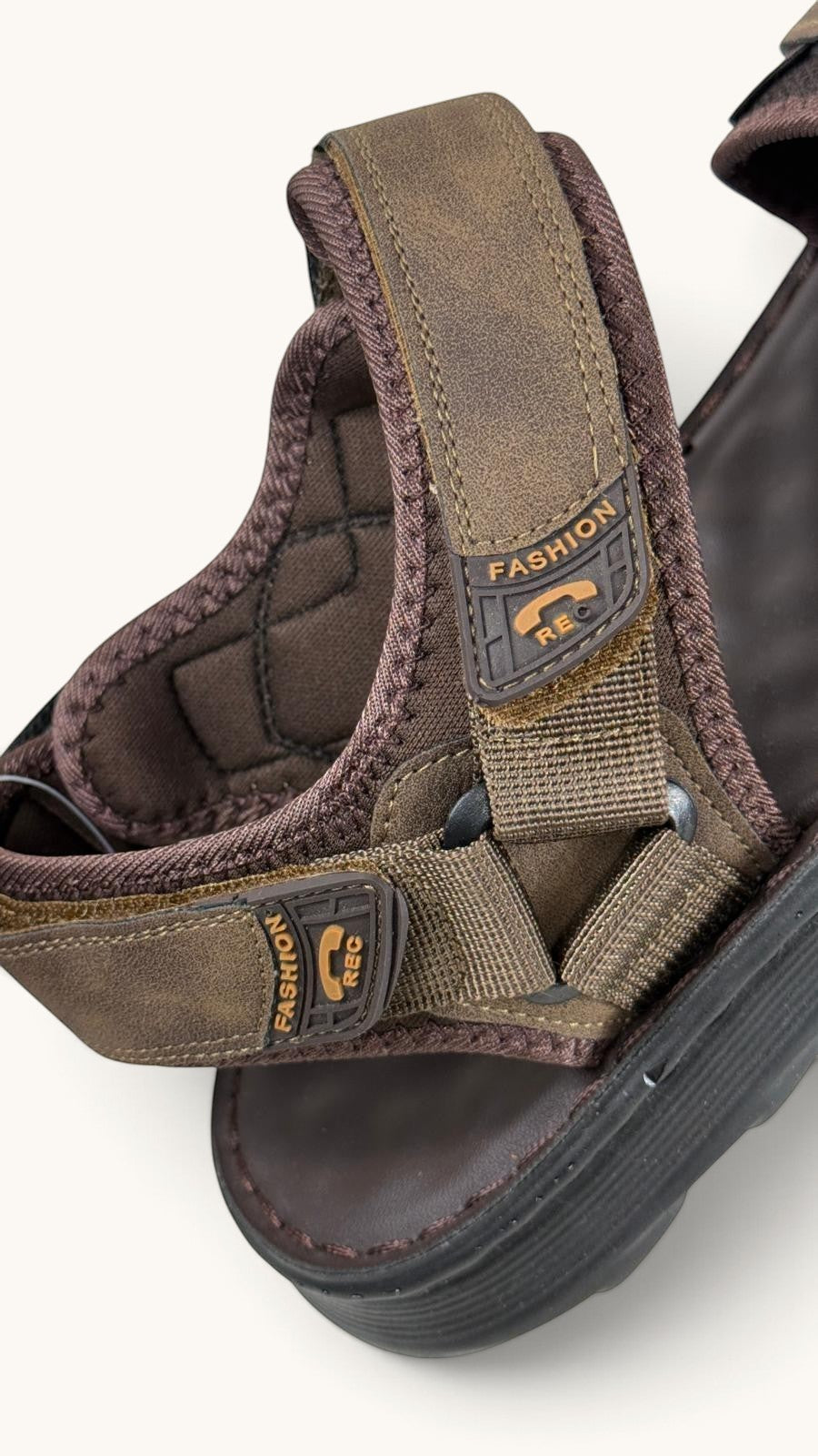 Sandales de randonnée marron Frippindealz Rocket Men avec brides réglables et aspect nubuck pour homme