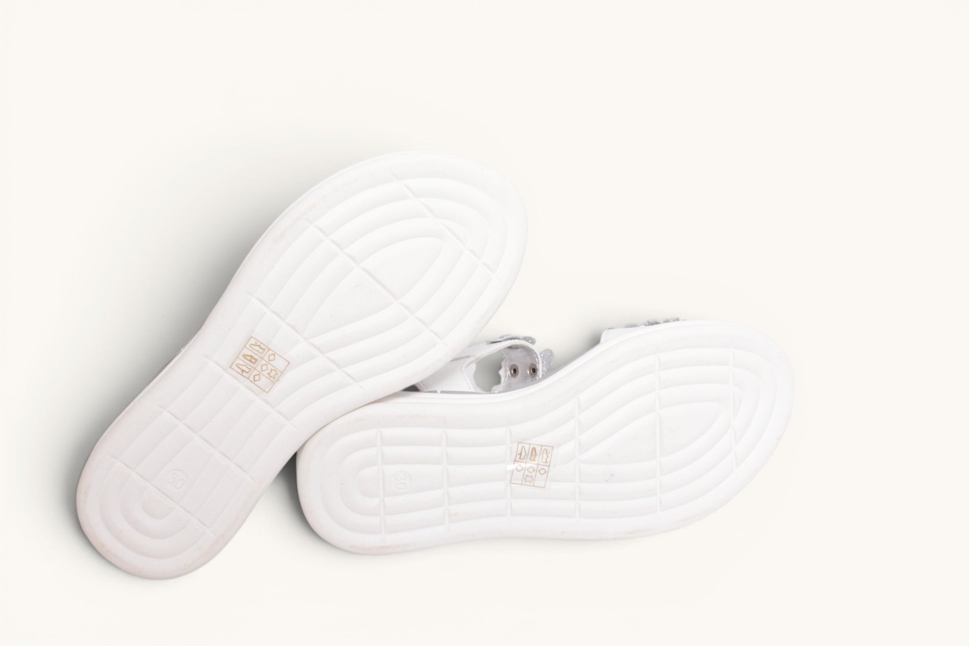 Frippindealz Sandales Balducci blanches en cuir synthétique pour enfants, taille 30, neuves avec fleurs décoratives.