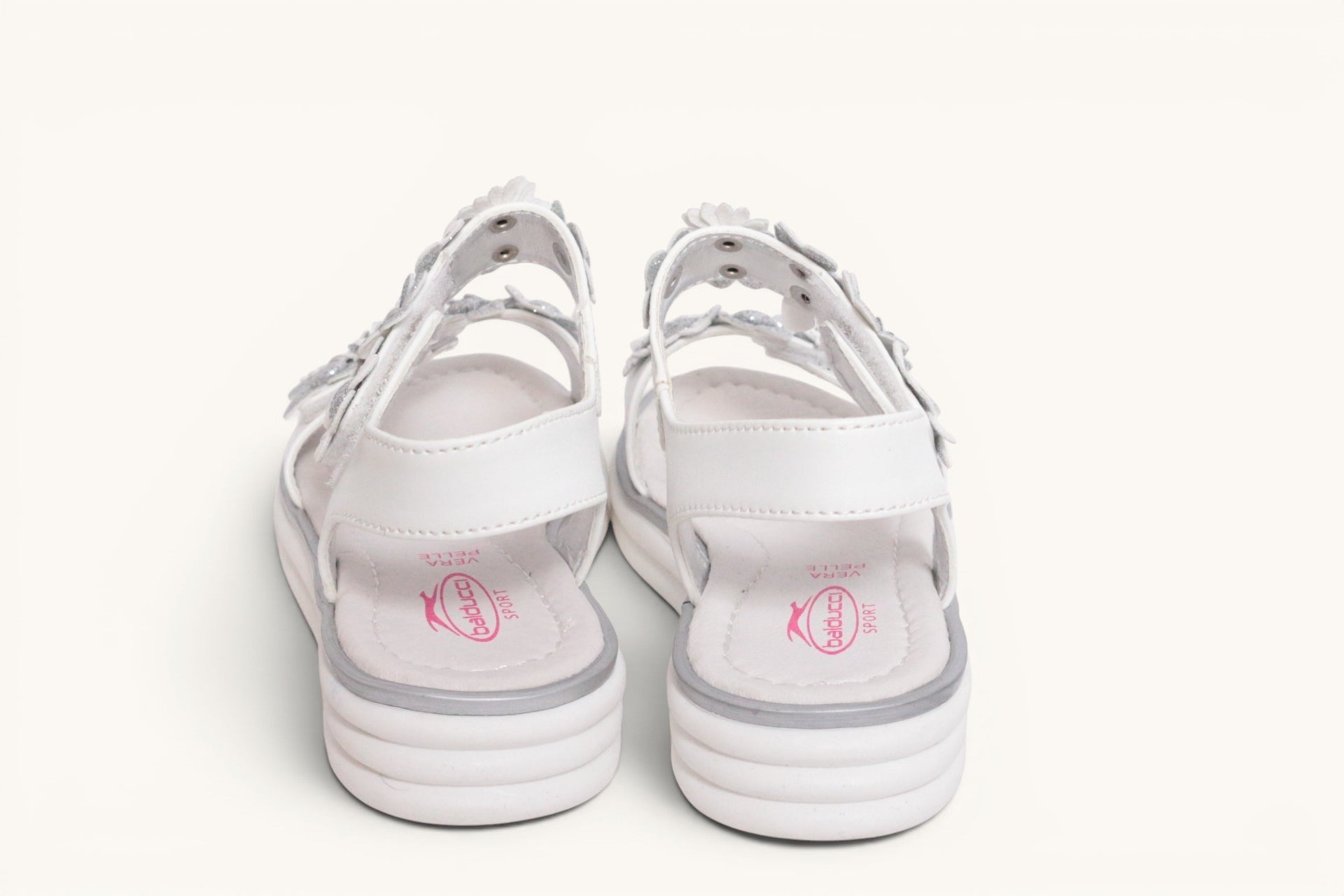 Frippindealz Sandales Balducci blanches en cuir synthétique pour filles, ornées de fleurs argentées, taille 30.