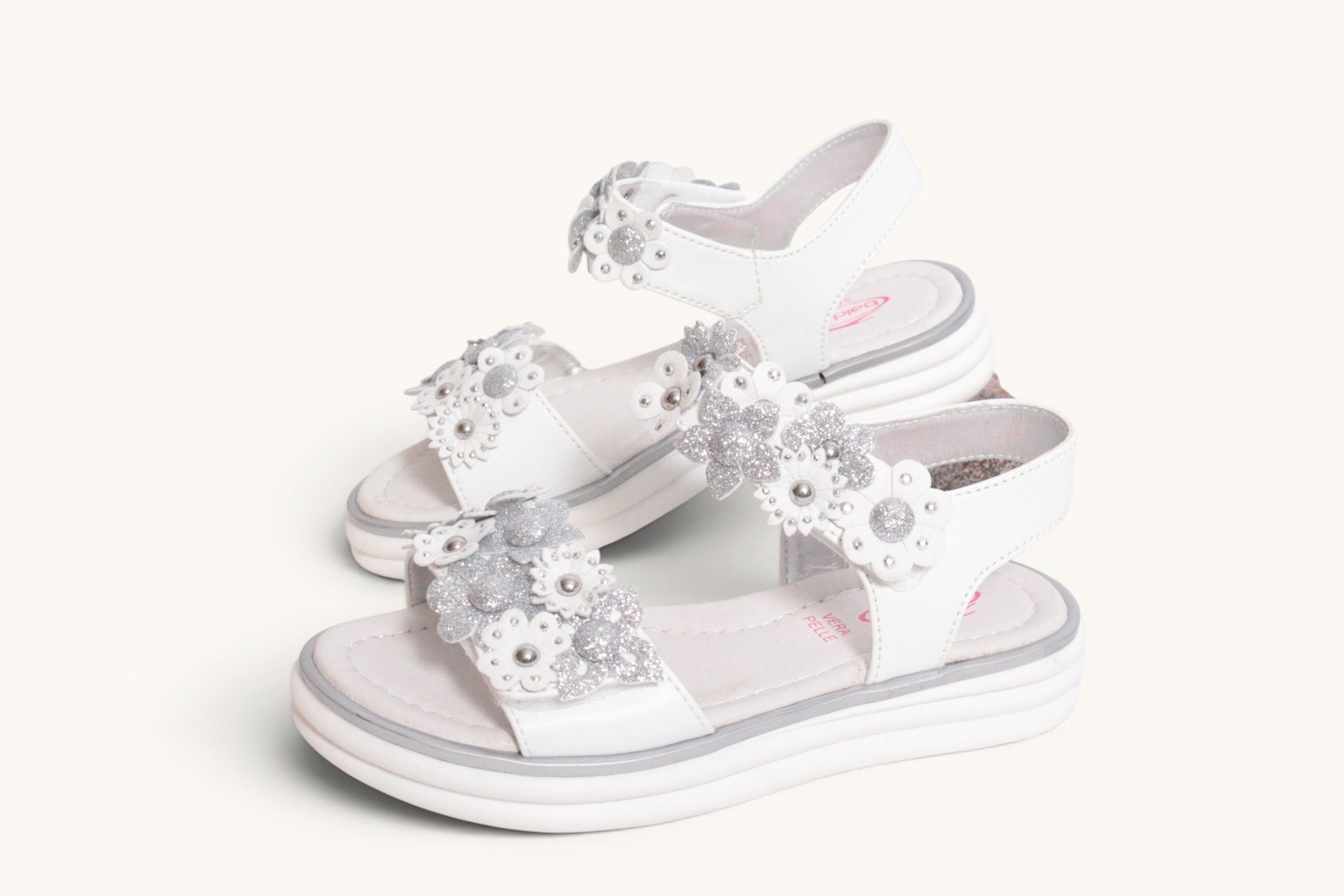 Frippindealz Sandales blanches en cuir synthétique pour filles avec décorations florales scintillantes, taille 30.