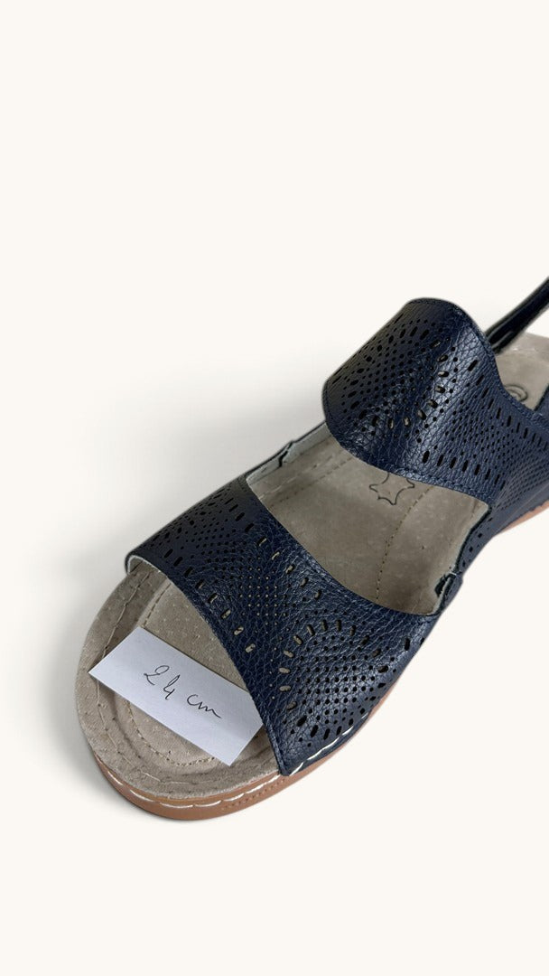 Sandales Frippindealz Comfortsoft bleu marine en simili cuir avec brides ajourées et semelle intérieure confortable