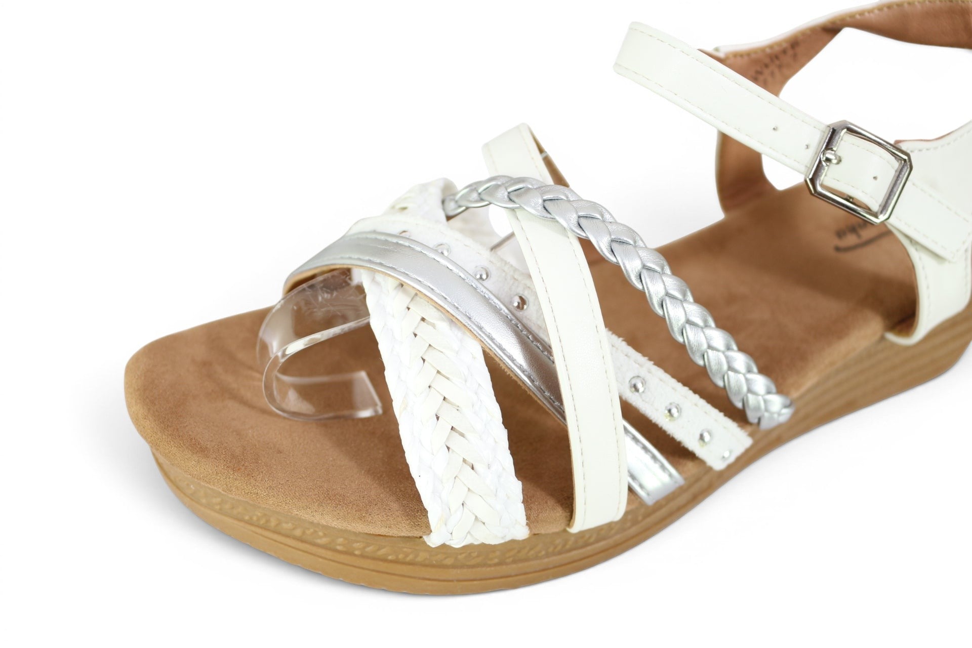 Sandales compensées Frippindealz Mulanka blanches et argentées avec brides tressées et semelle confortable