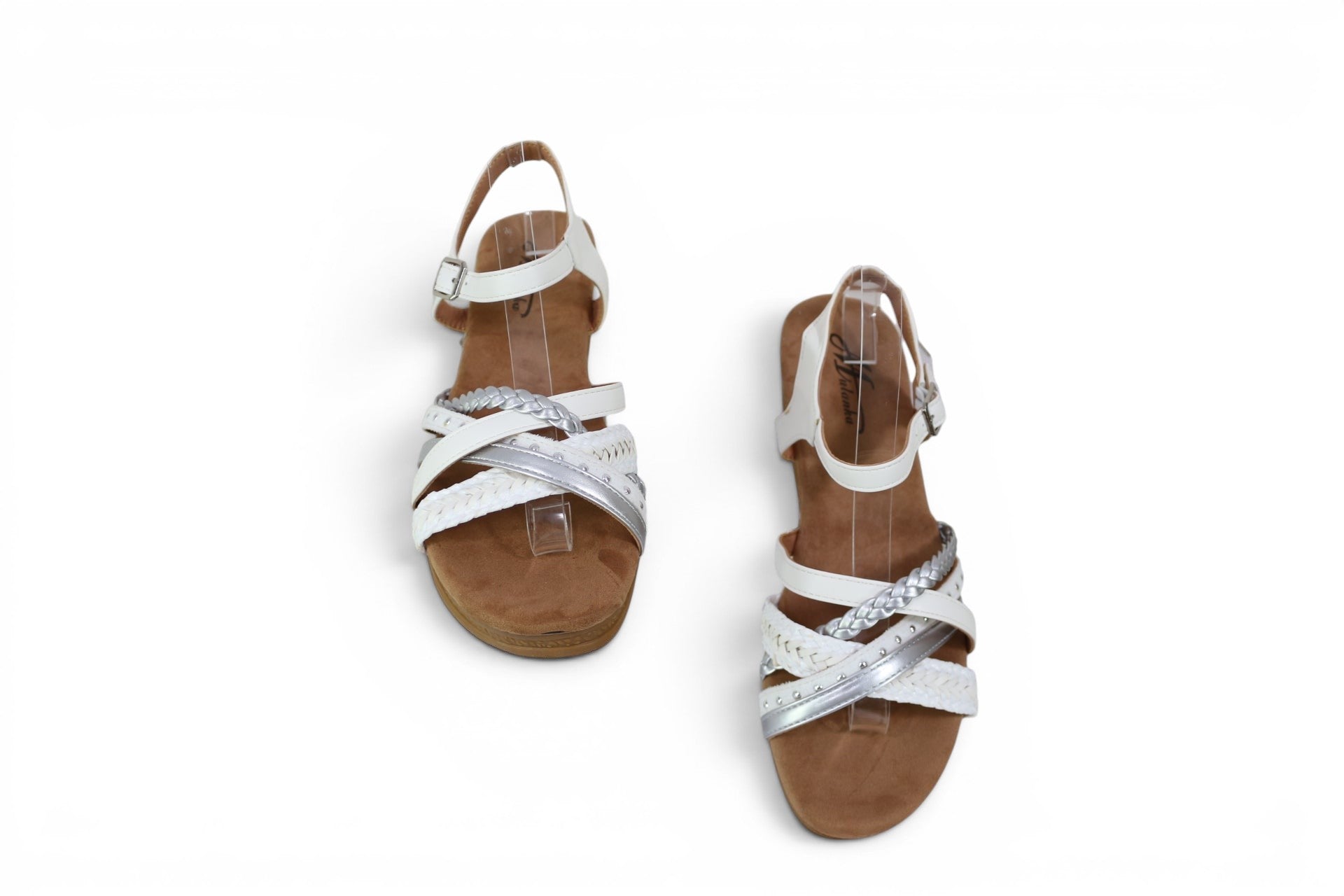 Sandales compensées Frippindealz Mulanka blanches et argentées à brides tressées et semelle confortable