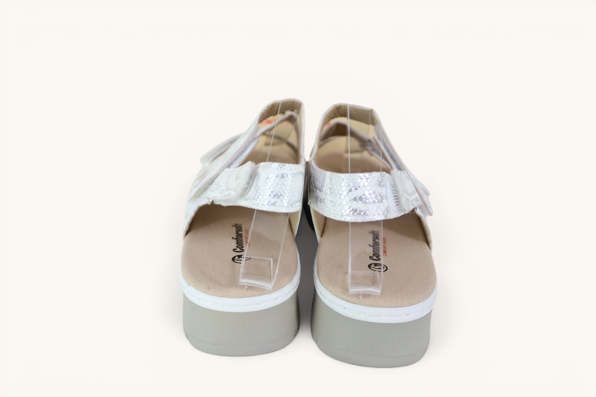 Sandales confort Frippindealz Comfortsoft argentées effet python avec brides ajustables et semelle compensée
