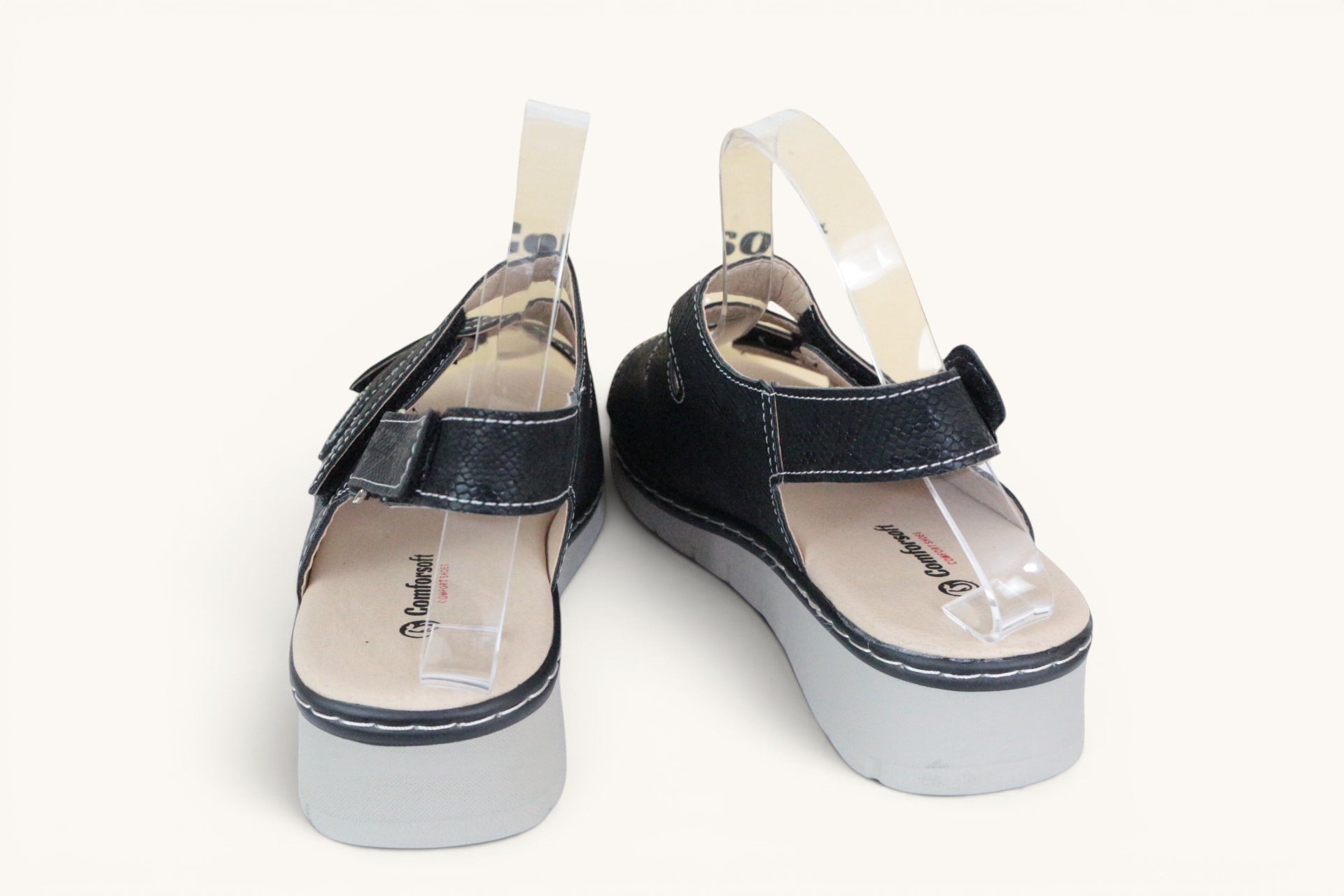Sandales confort femme Frippindealz noires à brides scratch ajustables et semelle compensée légère