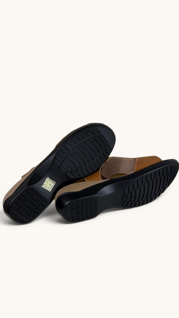 Sandales confort Frippindealz en simili cuir marron avec semelle ergonomique noire antidérapante