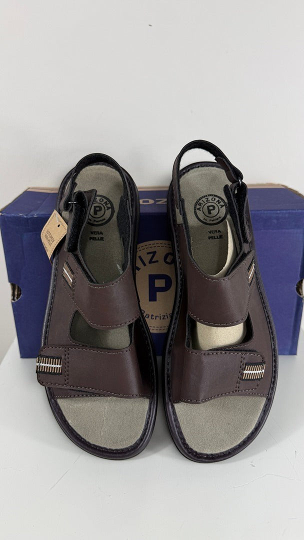 Sandales Arizona par Patrizia Azzi Frippindealz en cuir marron avec semelle anatomique et brides ajustables à scratch