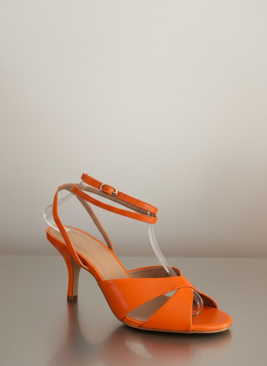 Sandales Minelli en cuir orange vif avec bride de cheville et talon de 6,5 cm. Neuves avec étiquette.
