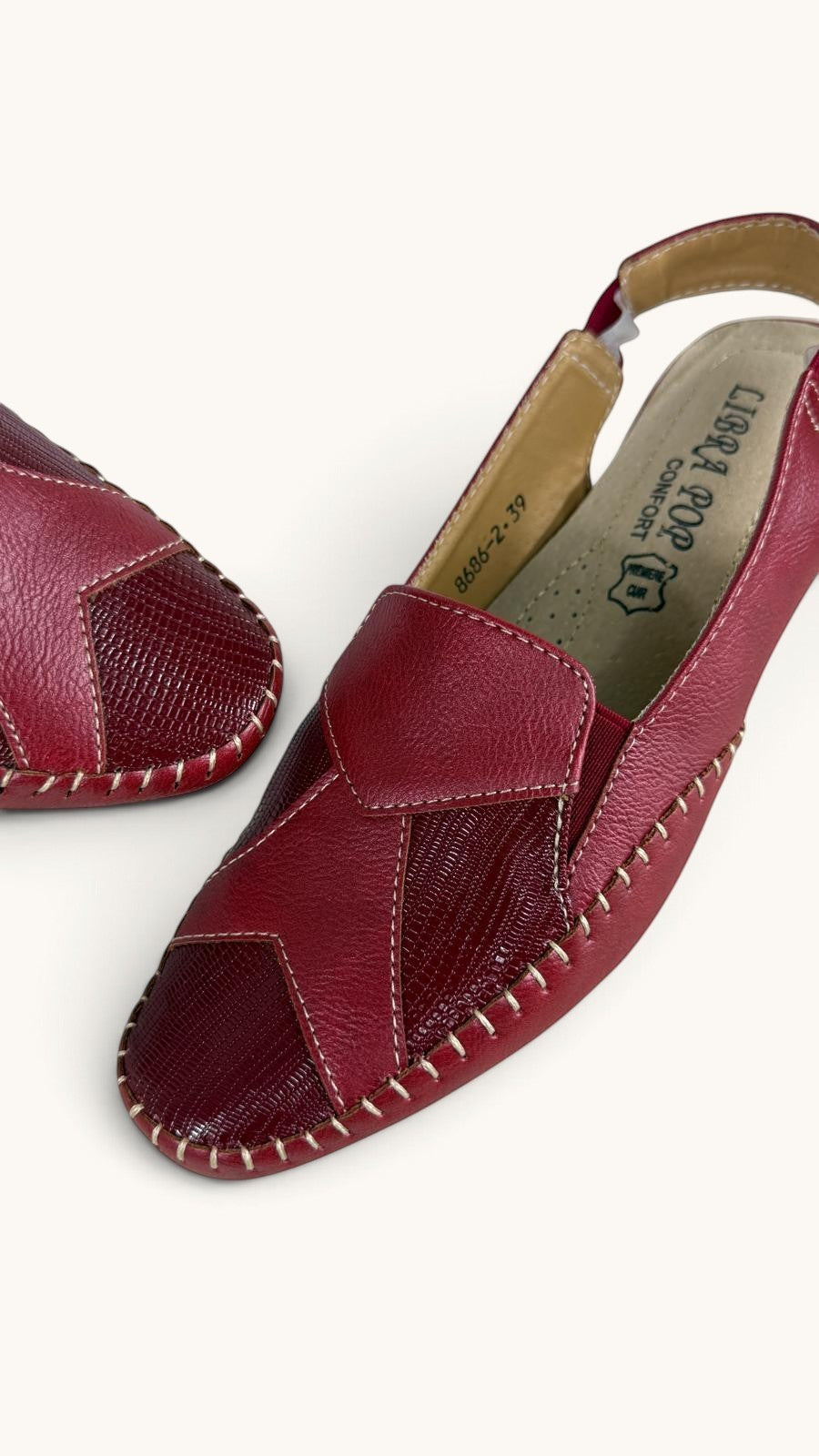 Sandales Frippindealz LIBRA POP en cuir rouge avec surpiqûres blanches et empiècements texturés, style chic et confort