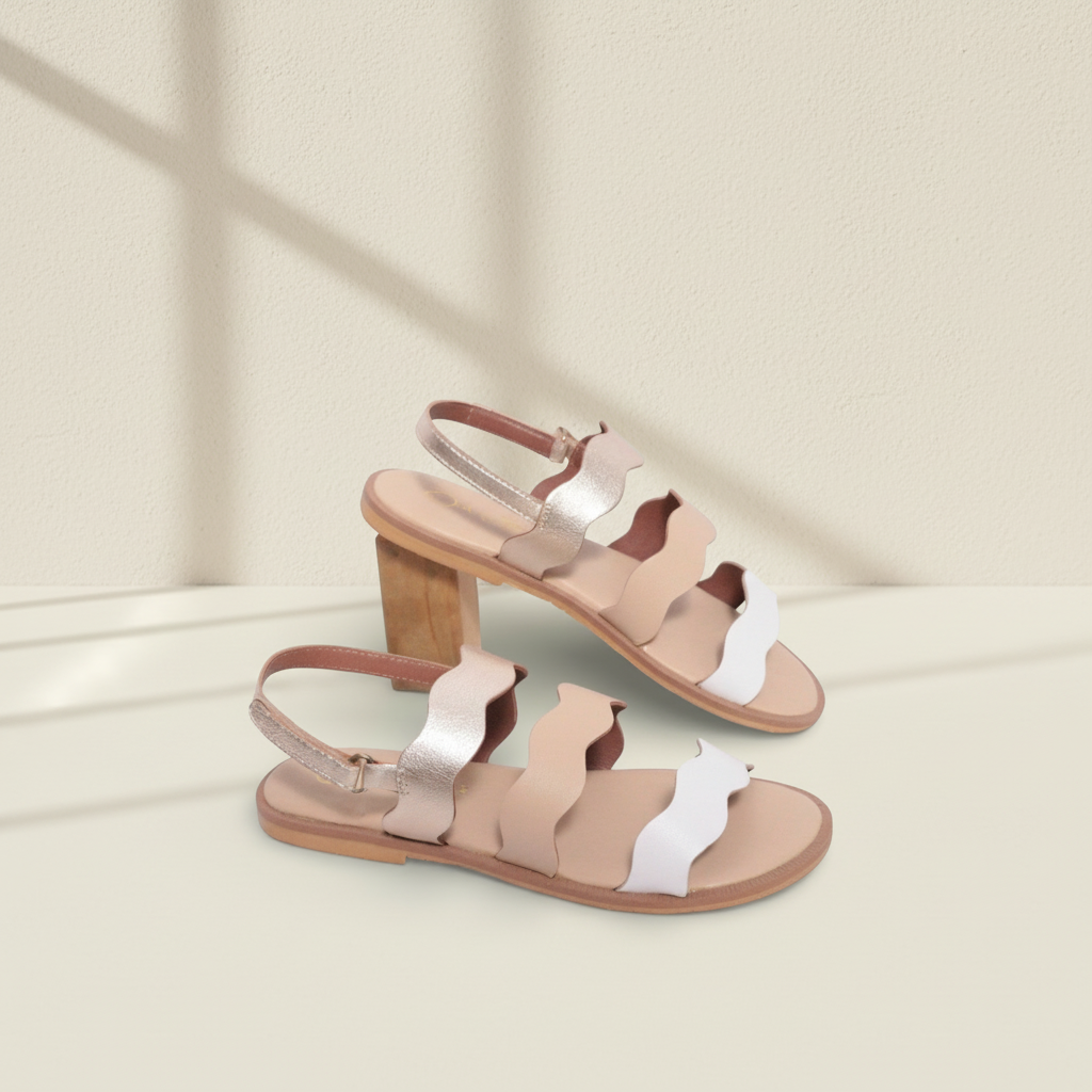 Sandales enfant Frippindealz en cuir nappa doré et beige avec brides à bords ondulés
