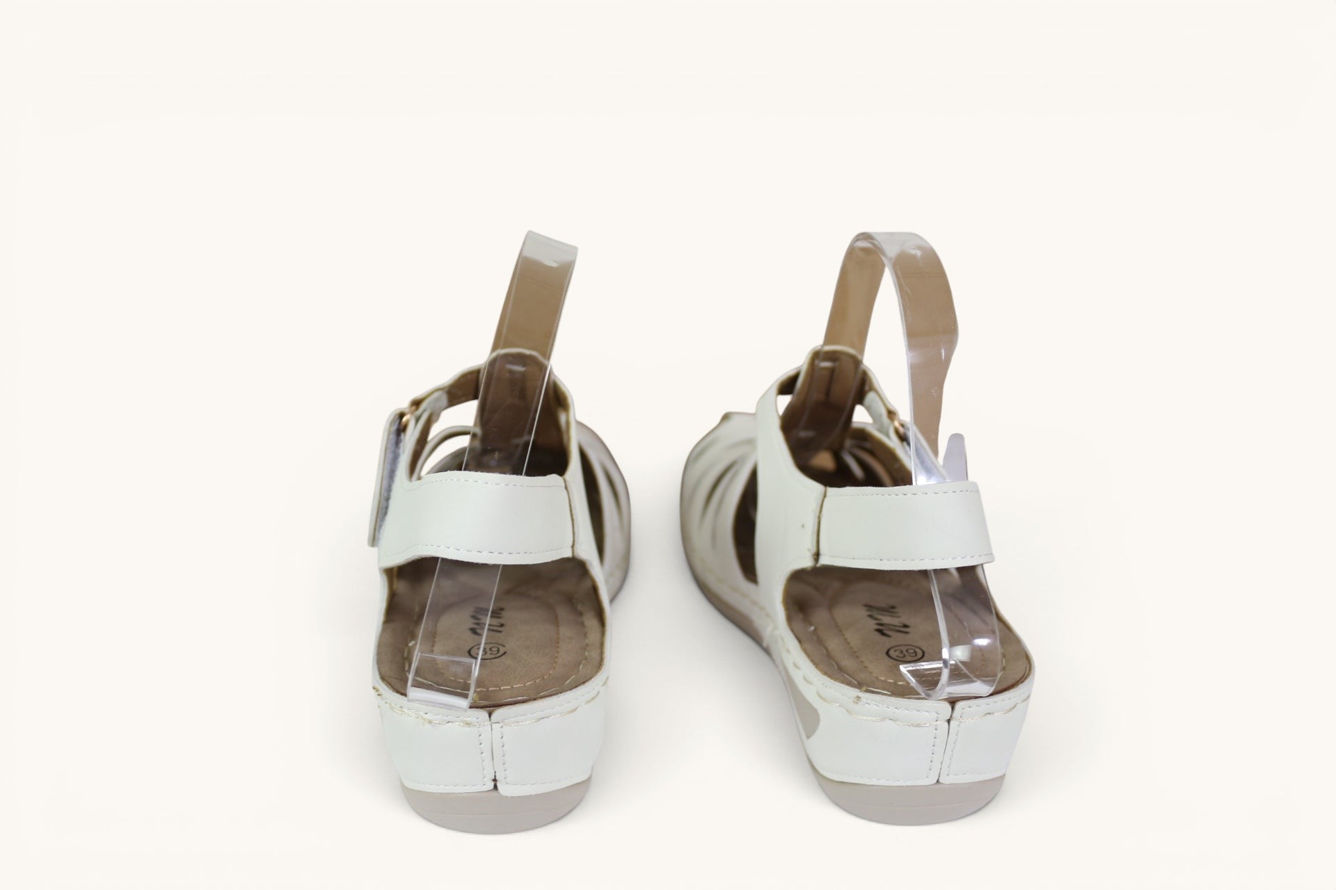 Sandales confort femme Frippindealz blanc cassé avec bride auto-agrippante et semelle compensée légère