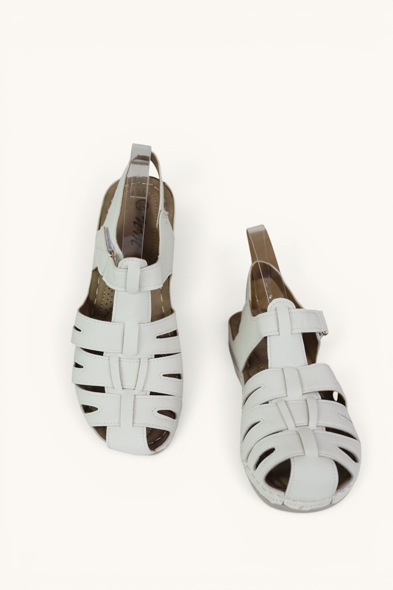 Sandales confort Frippindealz NM blanc cassé à design ajouré et bride auto-agrippante avec semelle compensée légère