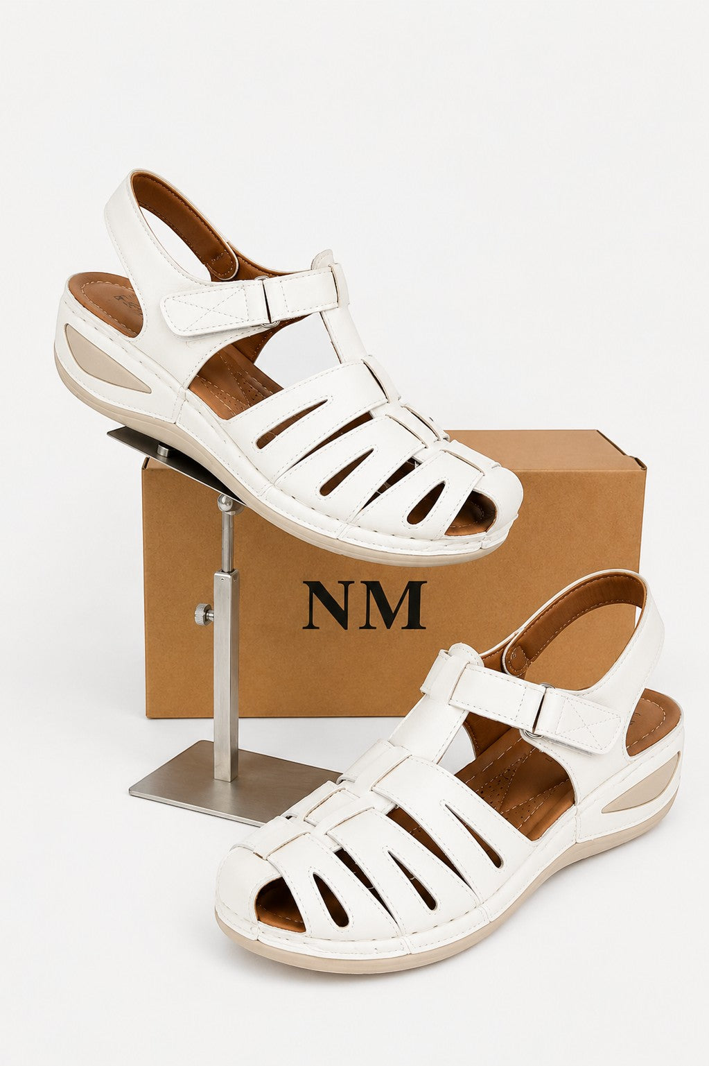 Sandales confort Frippindealz NM blanc cassé à bride auto-agrippante et semelle compensée ajourée