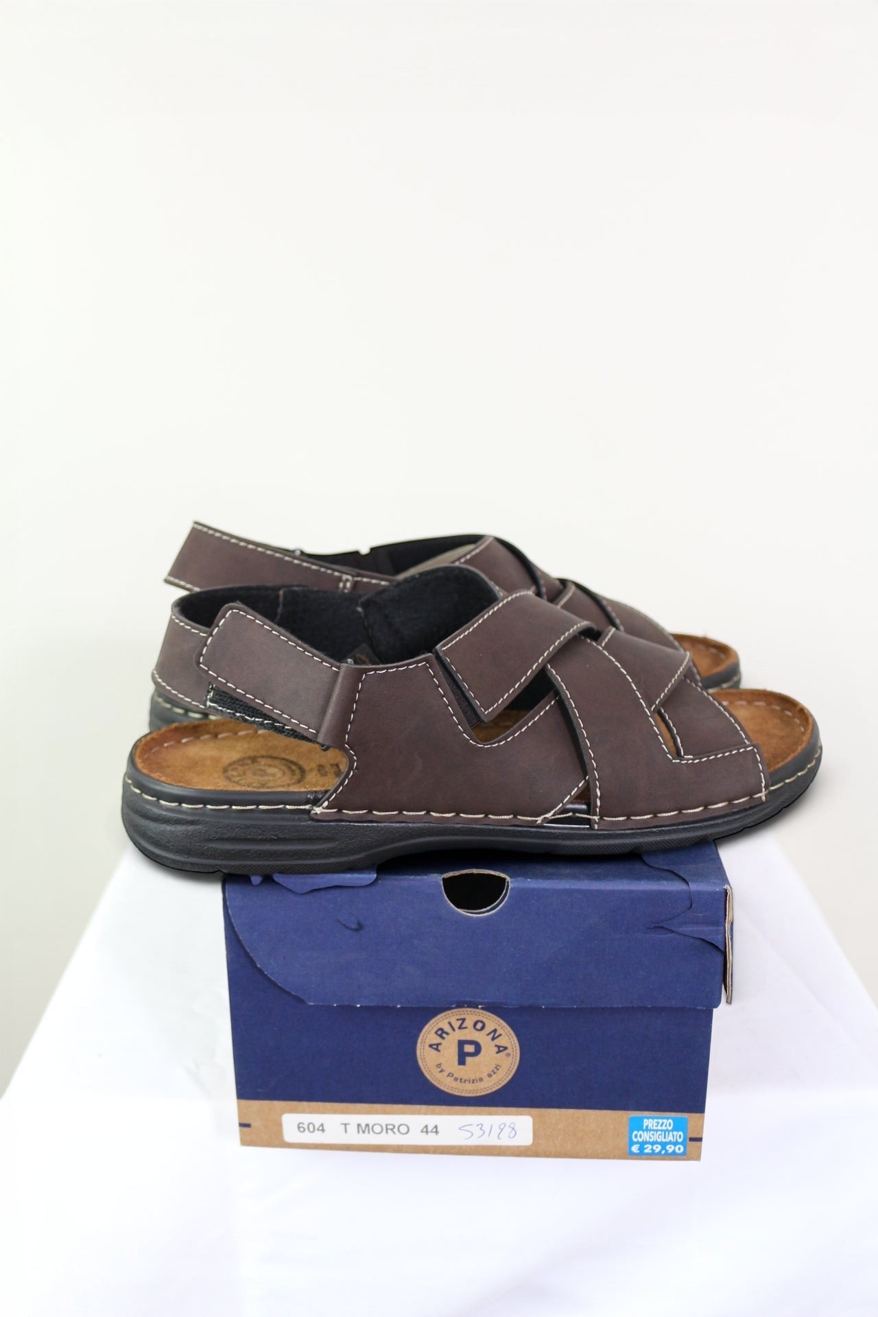 Sandales homme Frippindealz Arizona by Patrizia marron à brides croisées, surpiqûres et bride arrière élastiquée
