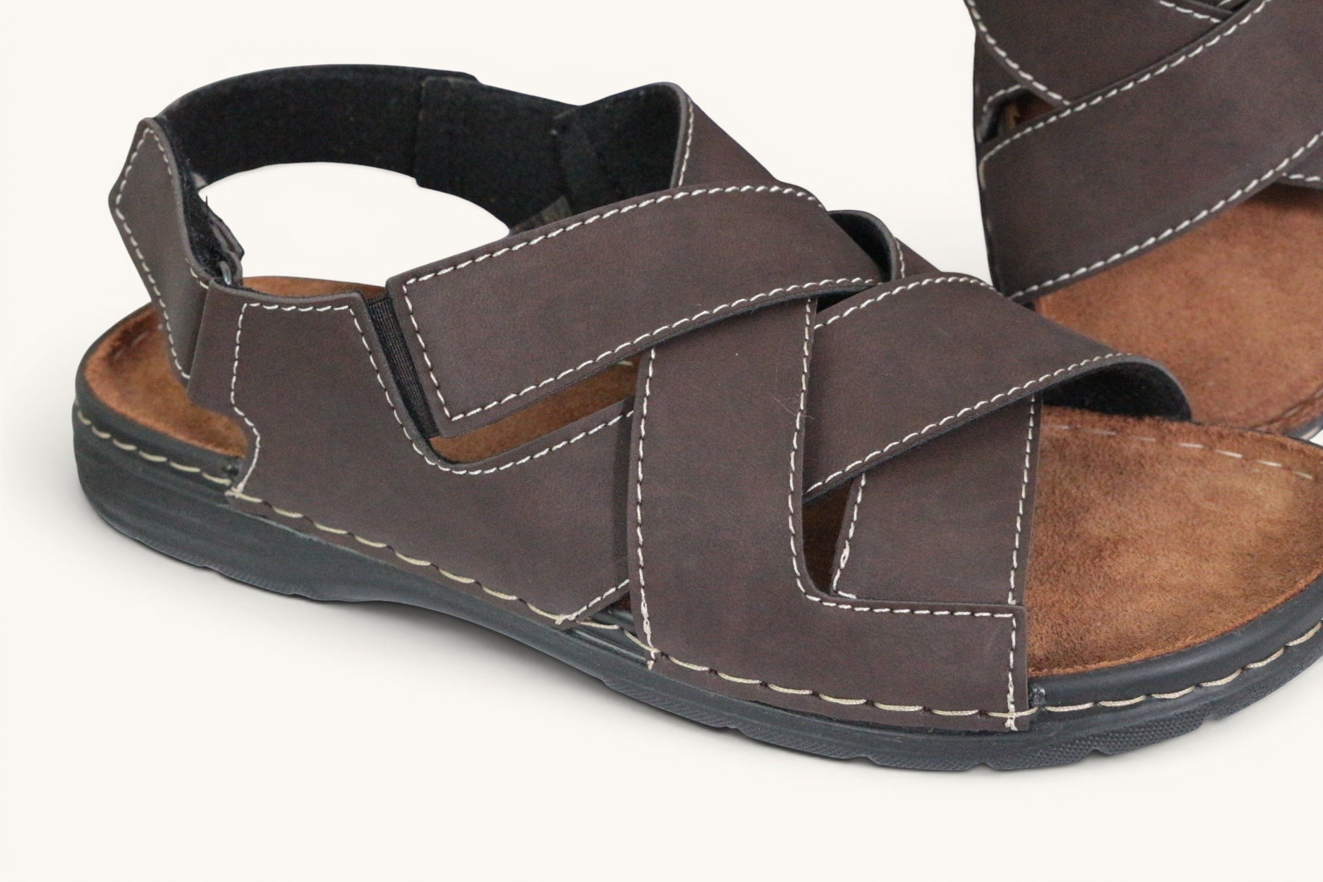 Sandales homme Frippindealz Arizona by Patrizia en cuir marron avec brides croisées et bride arrière élastiquée
