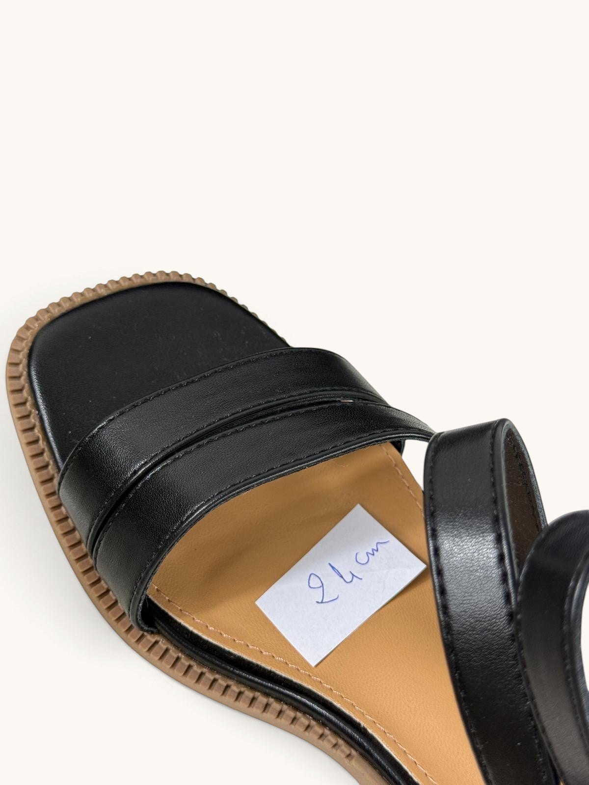 Sandales Frippindealz Lady Glory noires en cuir synthétique avec bout carré et semelle aspect bois