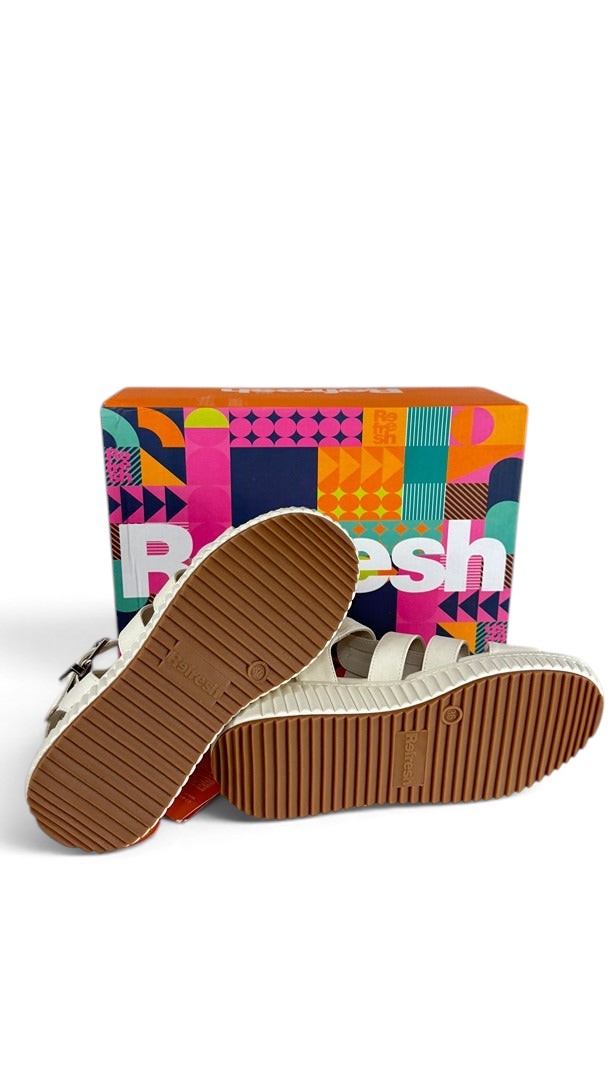 Sandales plateforme blanches Frippindealz Refresh en simili cuir avec semelle crantée marron et boîte colorée