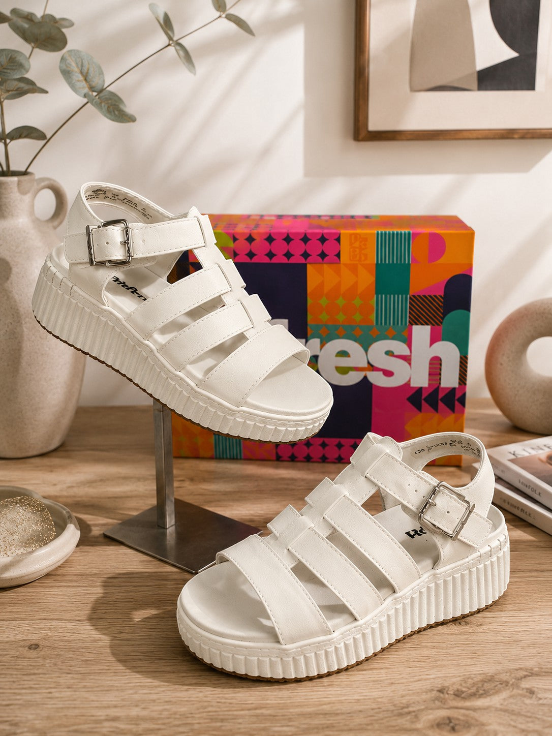 Sandales plateforme blanches Frippindealz Refresh en simili cuir avec brides spartiates et semelle crantée