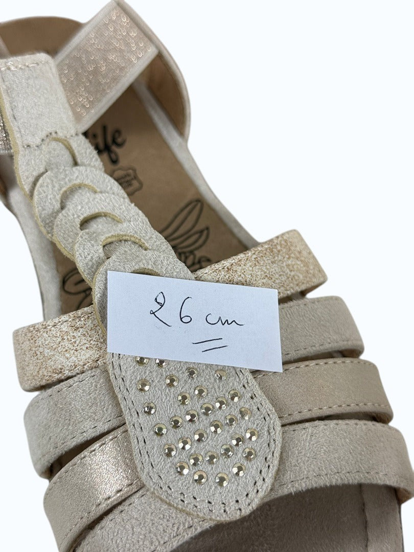 Sandales Frippindealz Relife beiges en cuir avec brides tressées, strass brillants et semelle intérieure confortable