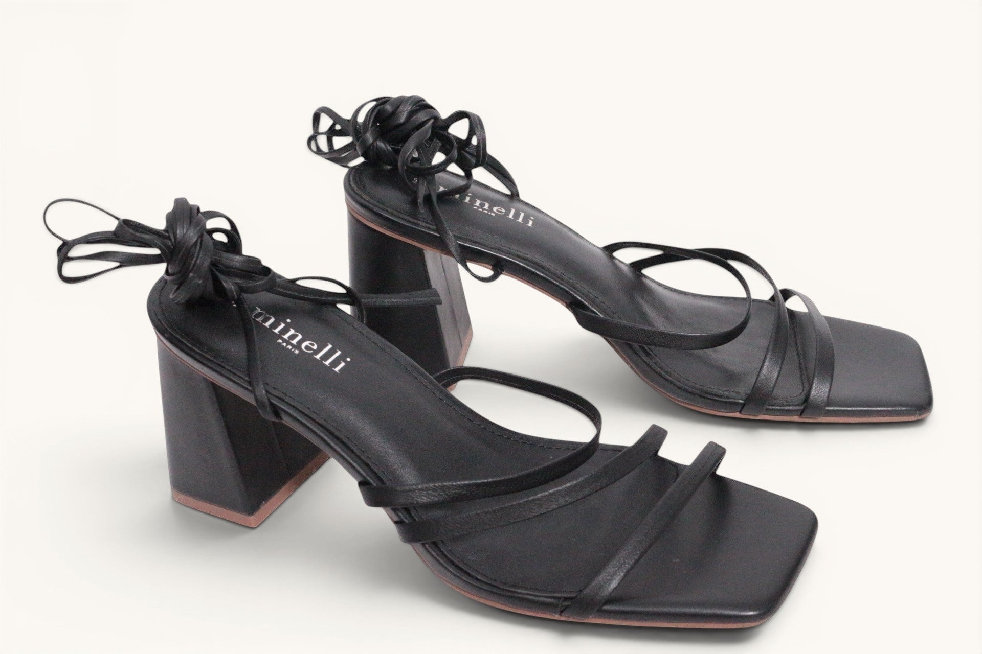 Sandales spartiates Minelli Frippindealz en cuir noir avec talons blocs de 8 cm et lacets à nouer