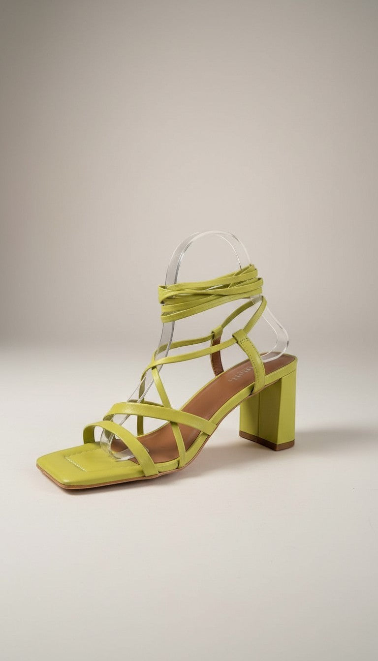 Frippindealz Sandales spartiates Minelli en cuir vert pistache, neuves, talon carré 8 cm, brides fines à nouer.