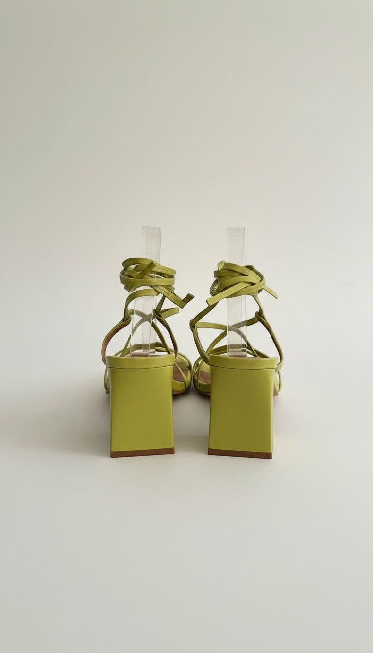 Frippindealz Sandales spartiates Minelli en cuir vert pistache, neuves, talon carré 8 cm, brides à nouer à la cheville.