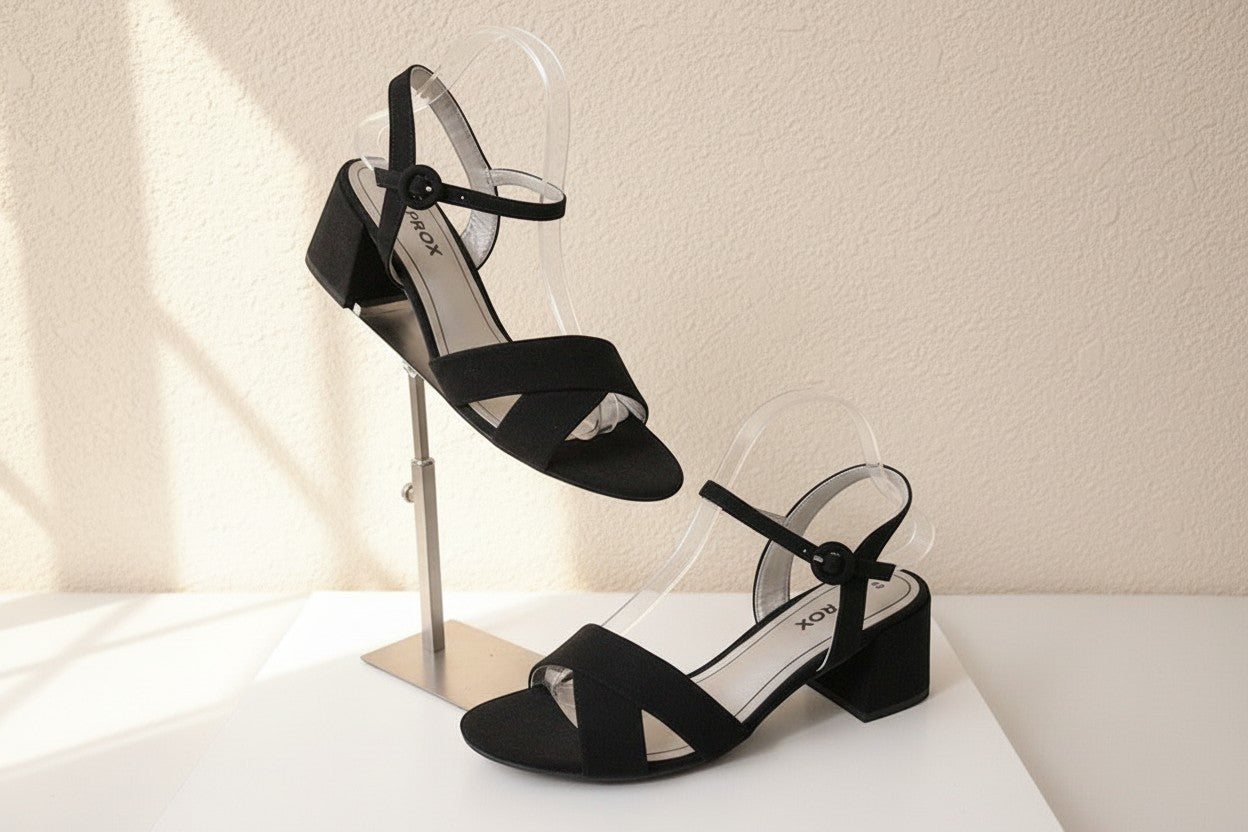 Sandales à talons blocs Frippindealz Sprox noires en suédine avec brides croisées et boucle ajustable