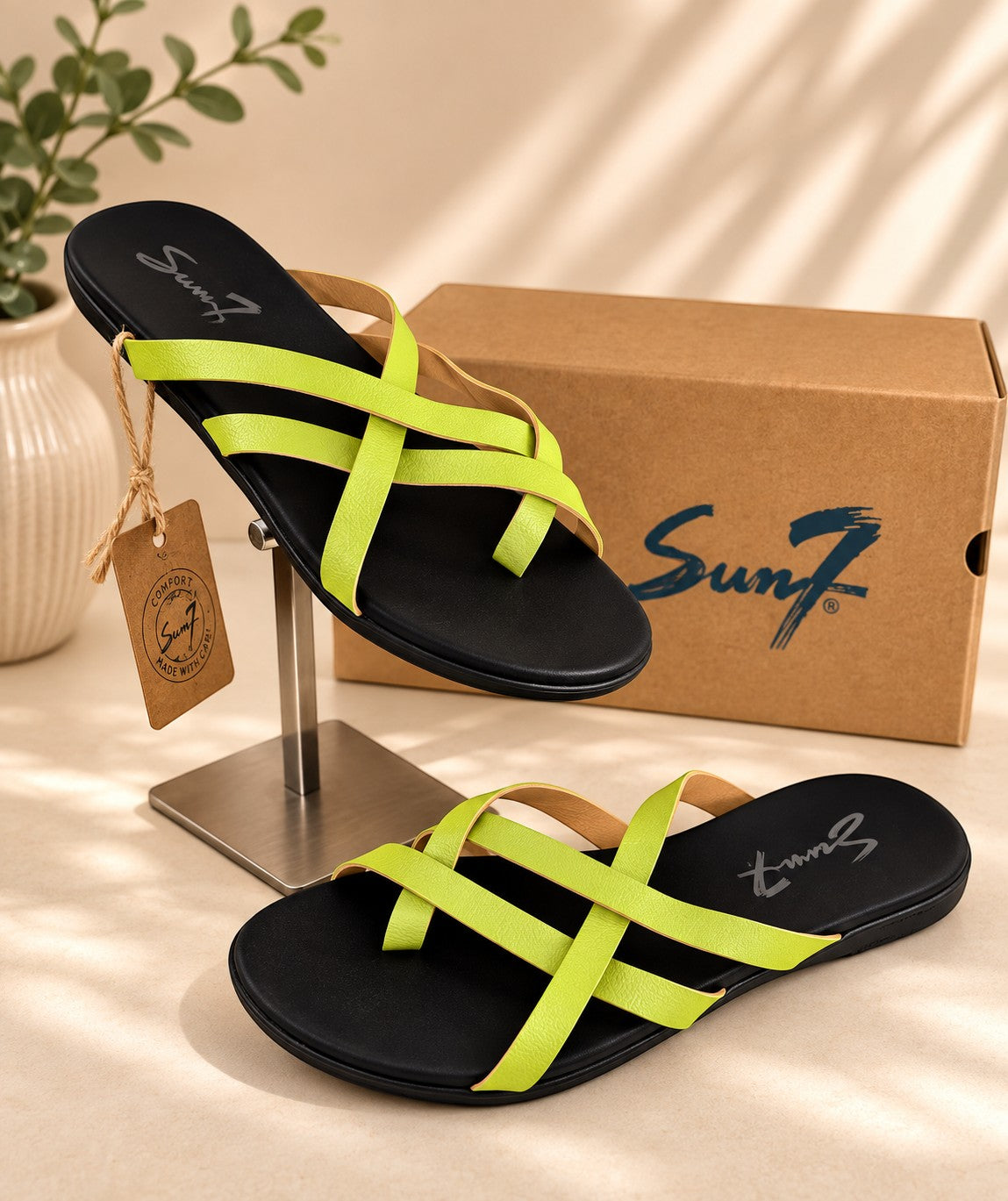 Sandales plates Frippindealz Seven7 vert lime en cuir synthétique avec brides entrelacées et semelle noire