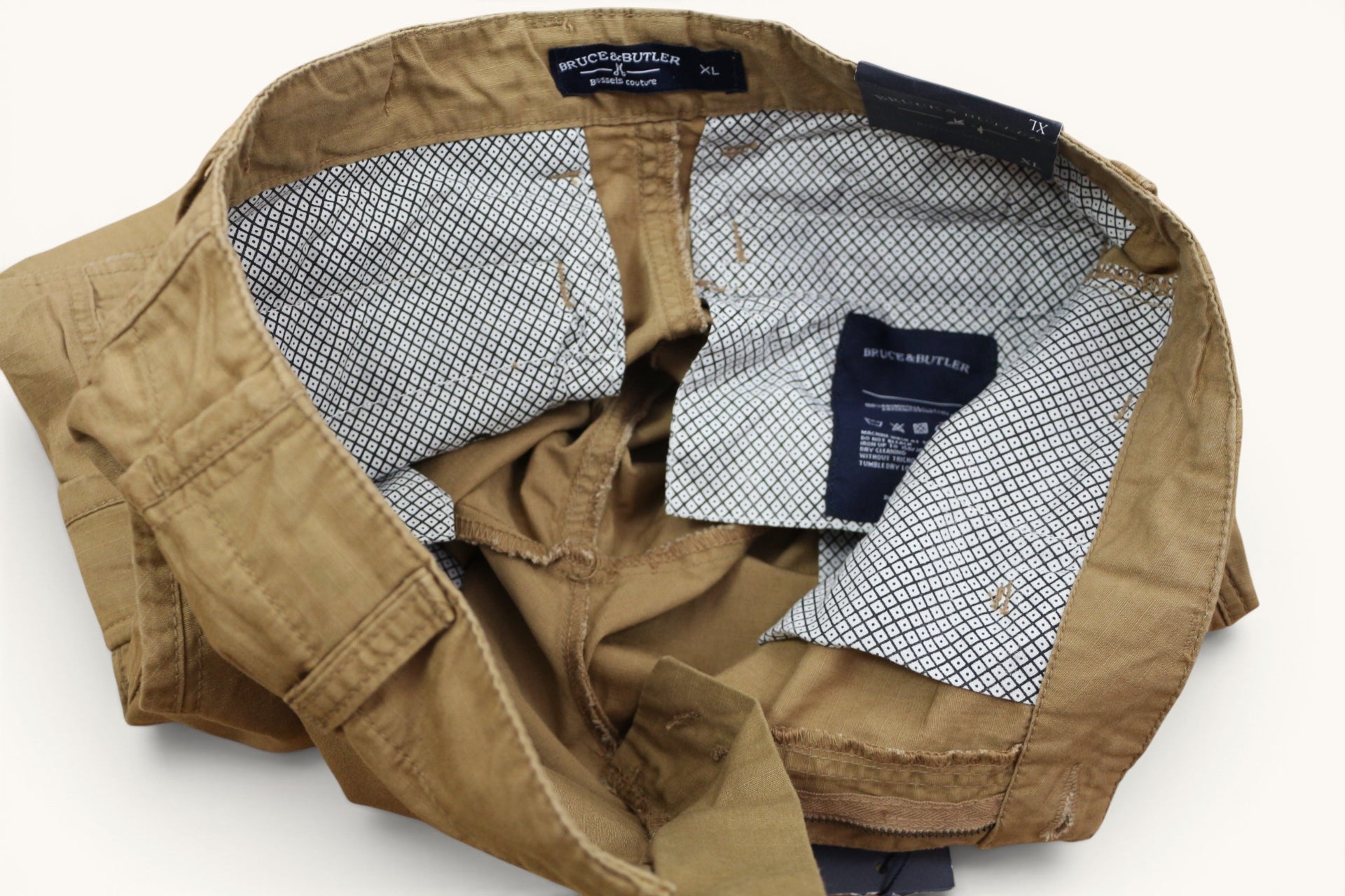 Short cargo homme Frippindealz Bruce & Butler en coton couleur Dark Sand, neuf avec étiquette, doublure à motifs.