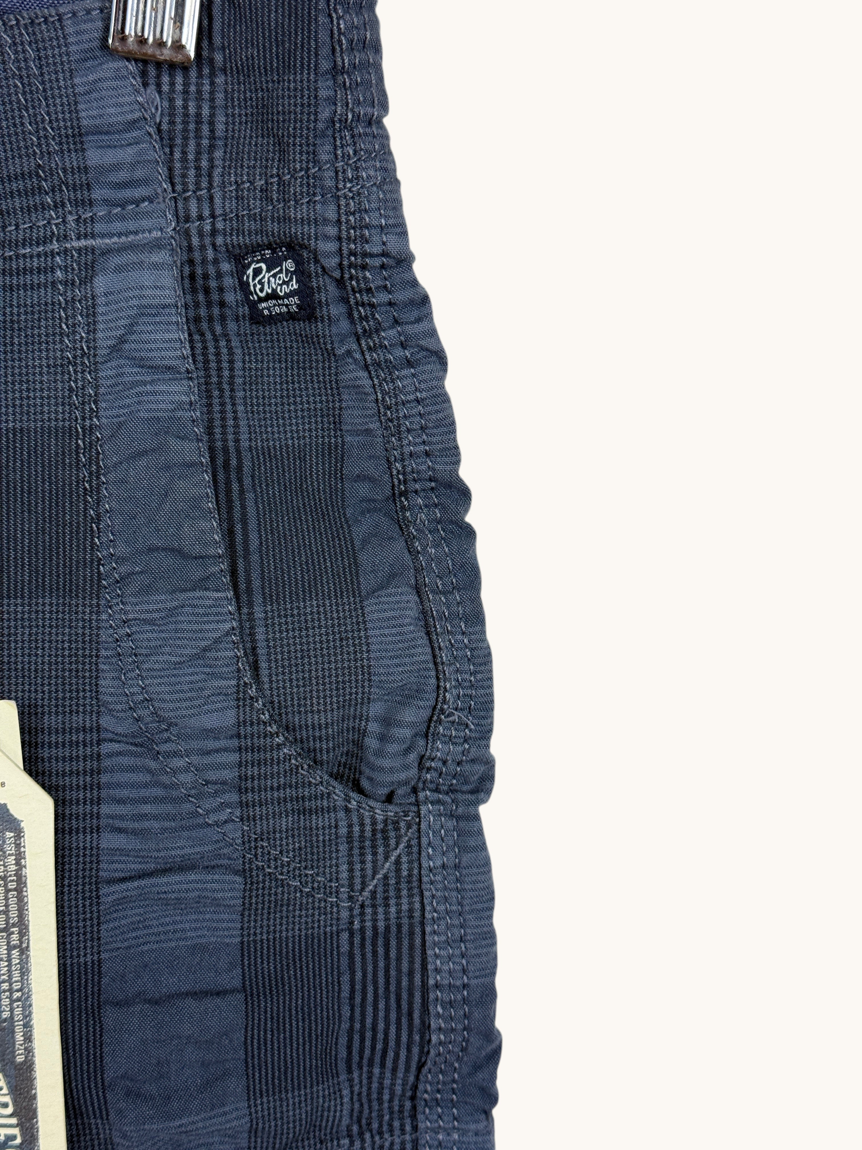 Short cargo Frippindealz Petrol Industries bleu marine à carreaux en coton stretch avec poches utilitaires