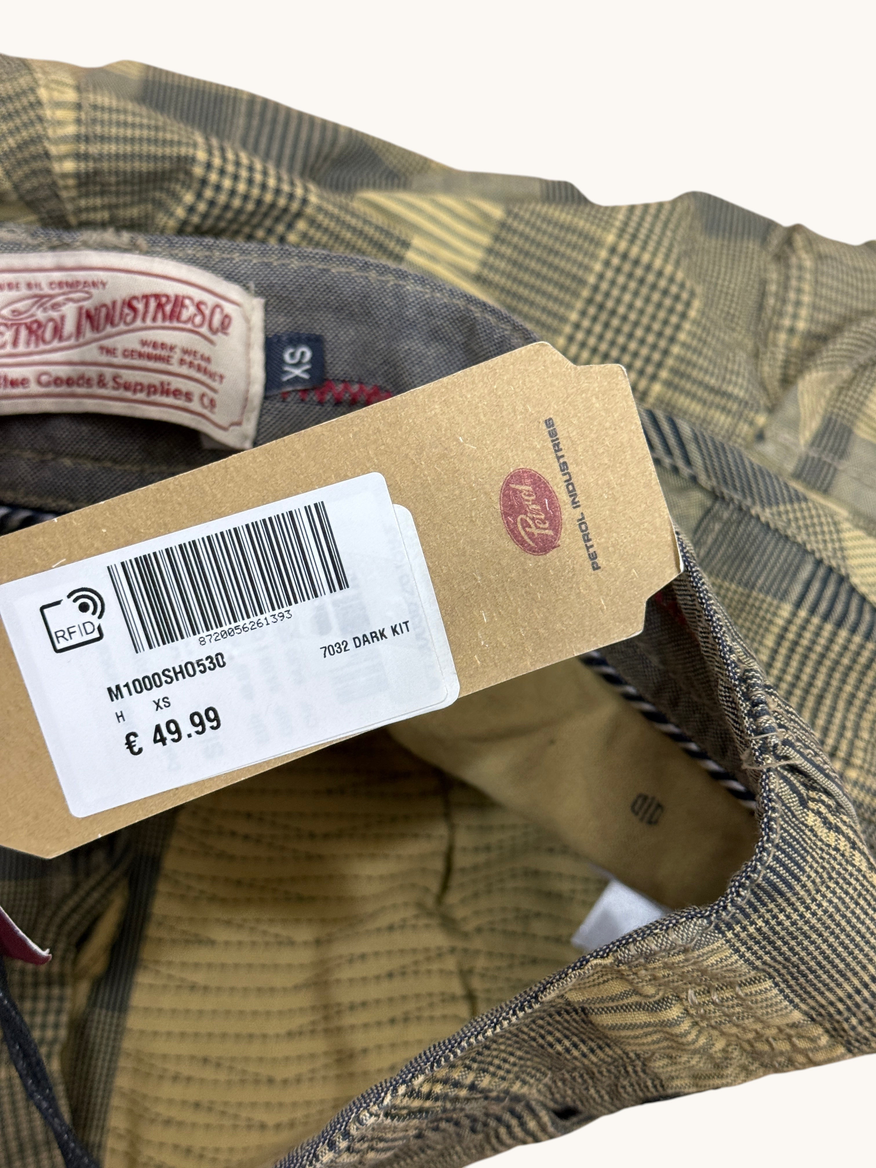 Short cargo Frippindealz Petrol Industries à carreaux en coton stretch, neuf avec étiquette, taille XS.