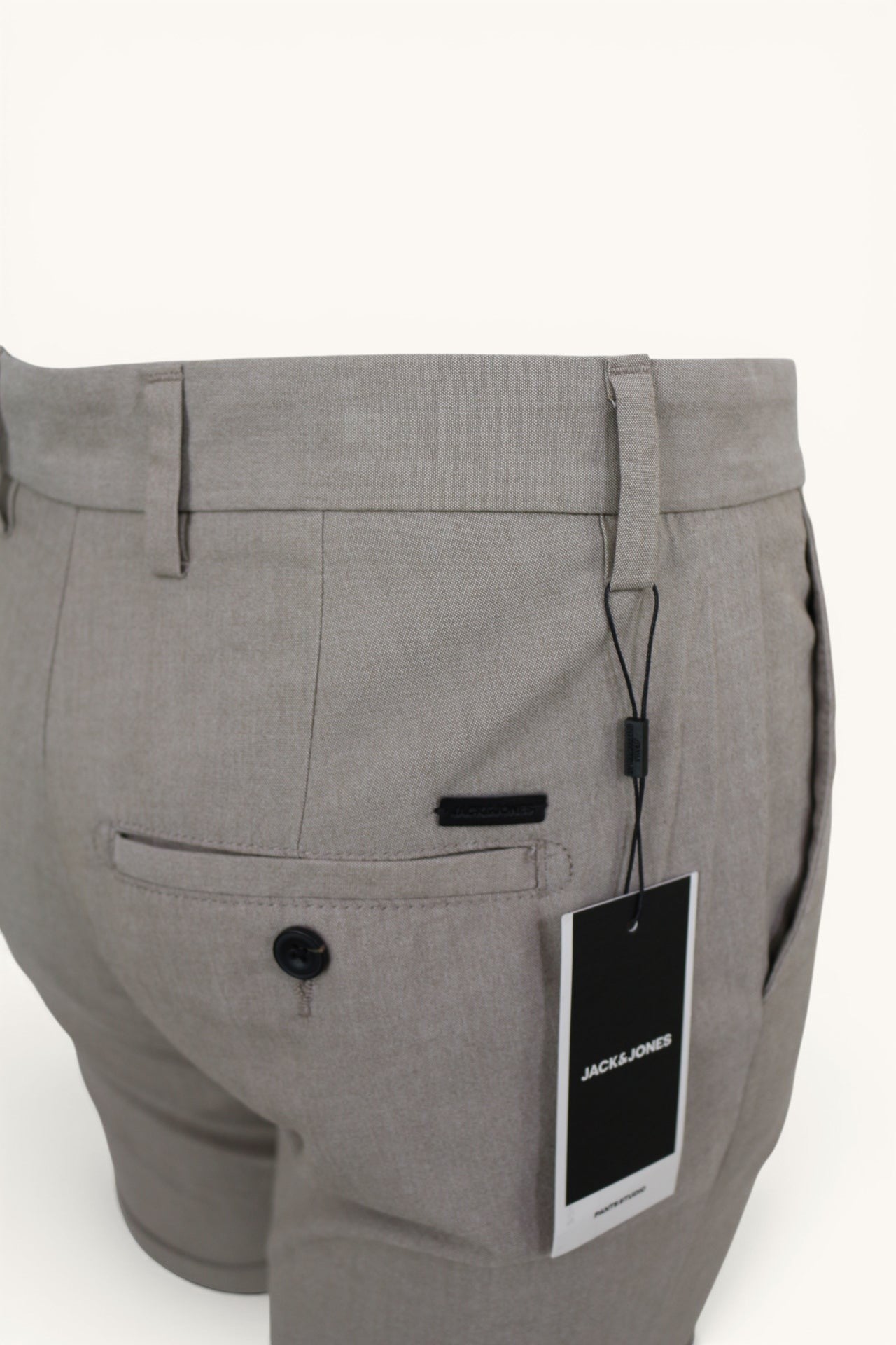 Bermuda chino beige Frippindealz Jack & Jones avec poche arrière passepoilée et étiquette neuve